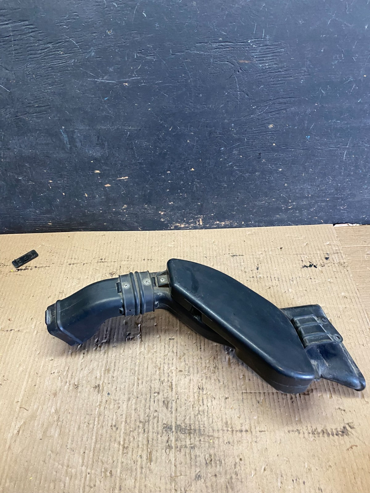 2009 Mitsubishi Outlander 1505A090 Air Intake Tube/Resonator Q3258 DG1