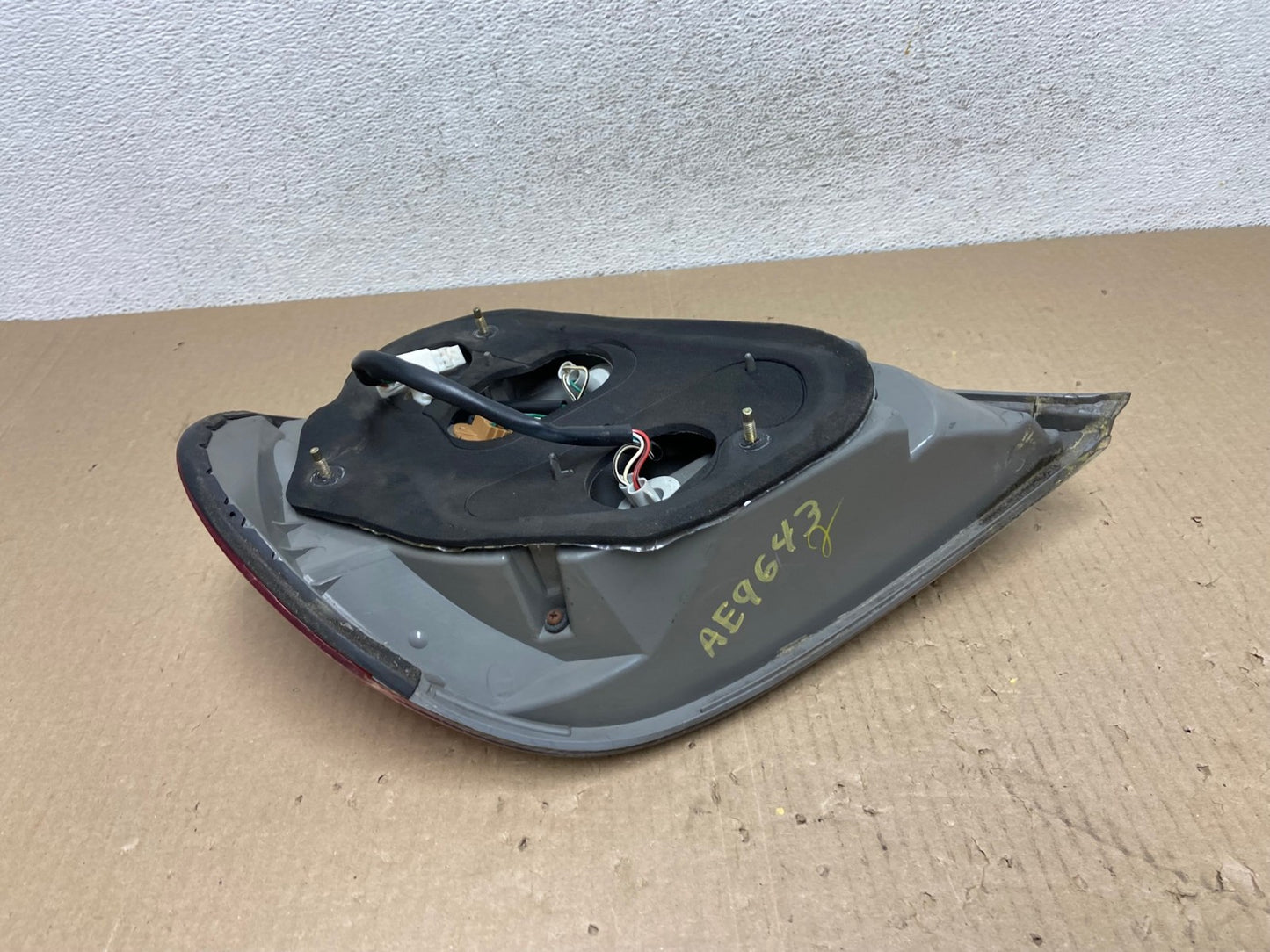 2005 to 2006 Toyota Camry Tail Light Right Passenger Side AE9643 LK4