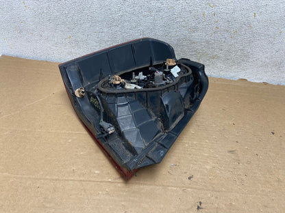2004-2007 Toyota Highlander Right Passenger RH Side Tail Light AH8370 LK6