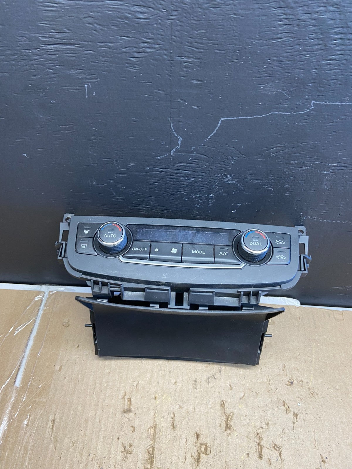 2016 2017 Nissan Altima A/C Temperature Climate Control AB5717 DG0