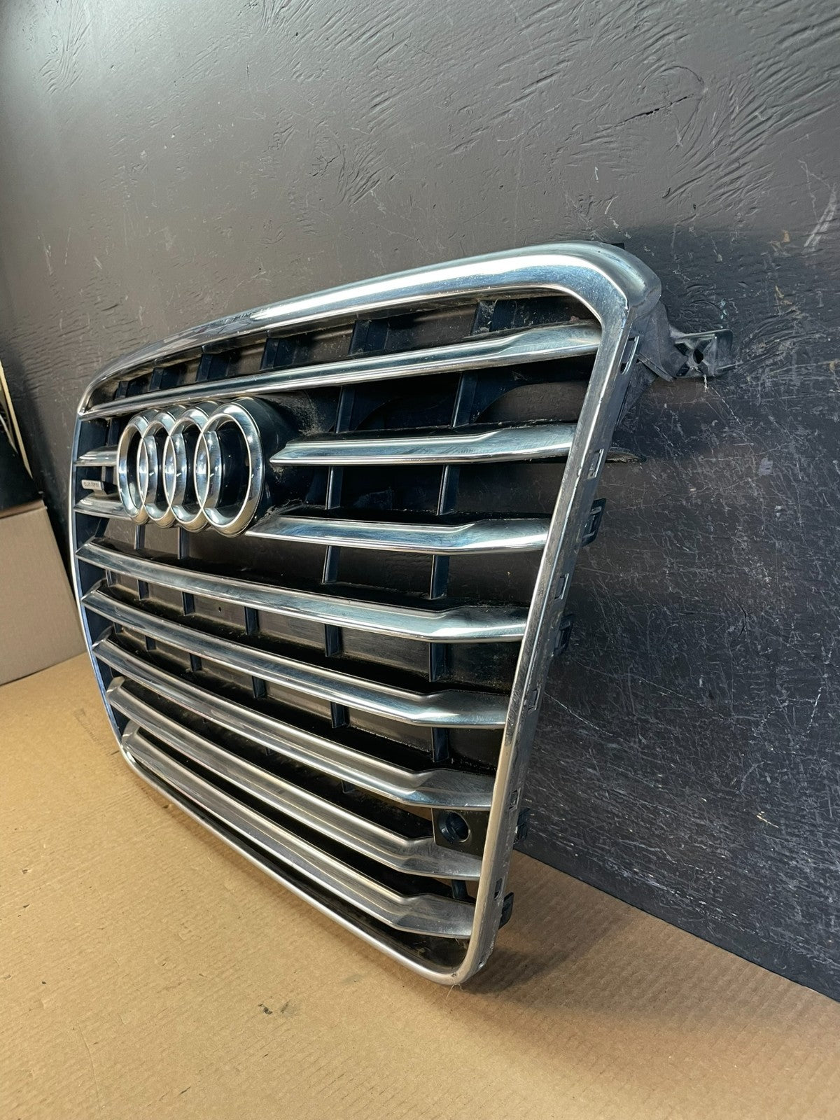 2011 - 2014 AUDI A8 S8 Front Upper Grill Grille AF3747 DG1