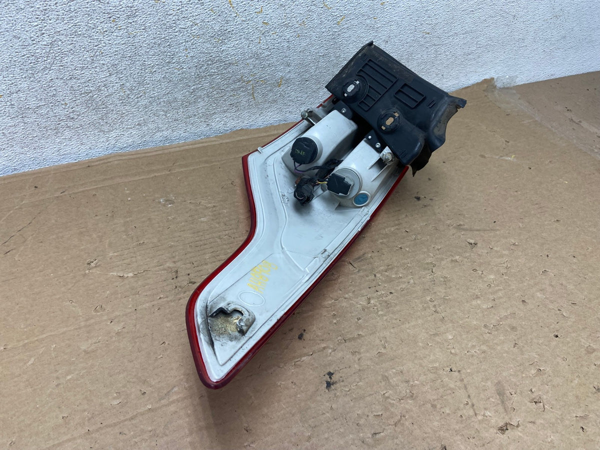 2013 to 2016 Ford Escape Left Driver LH Side Tail Light AH8908 LK4