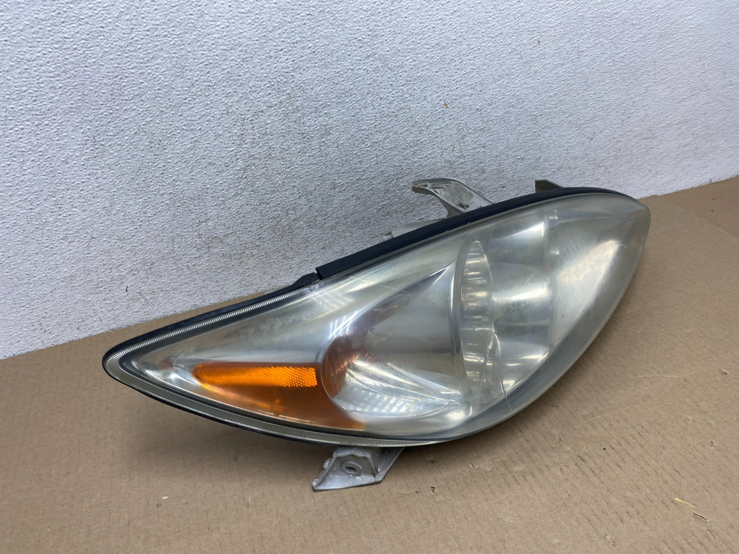 2002 to 2004 Toyota Camry Halogen Headlight Right Passenger Rh AG5841 DW2
