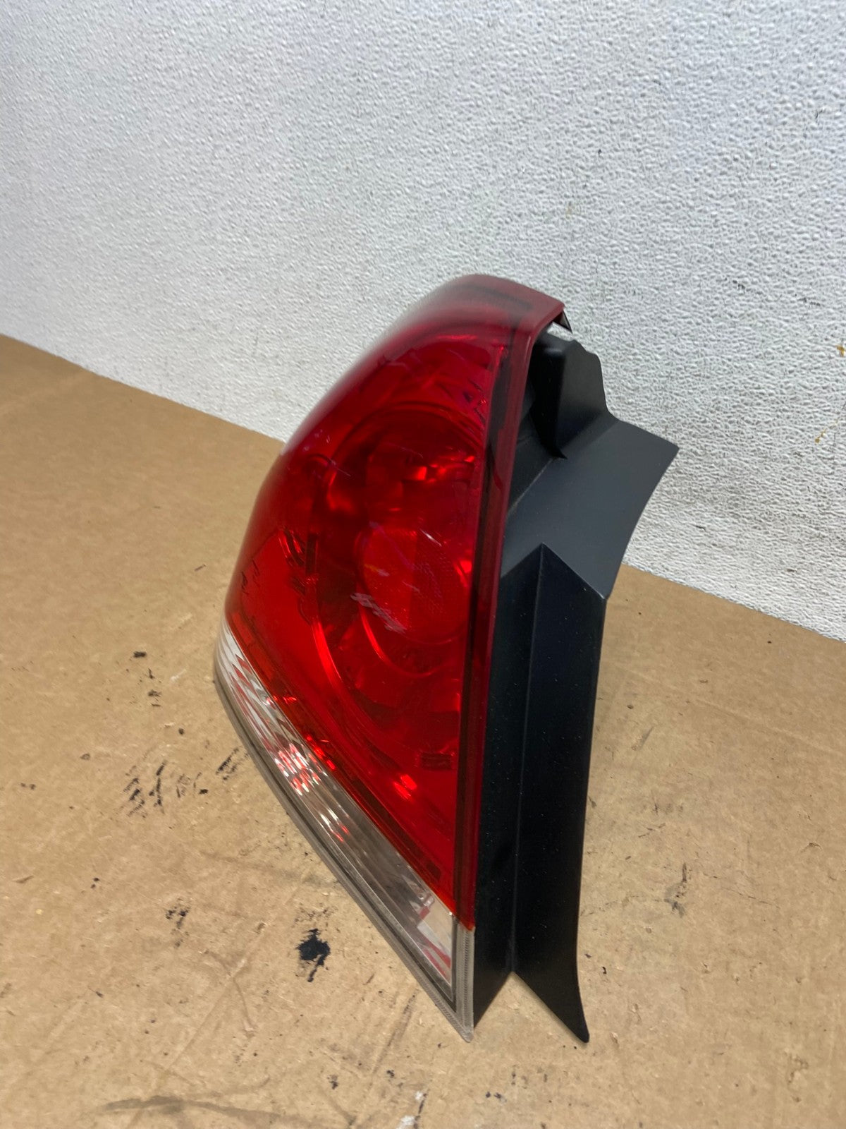 2006 to 2012 Chevrolet Impala Left Driver Lh Side Tail Light AD6376 LK1