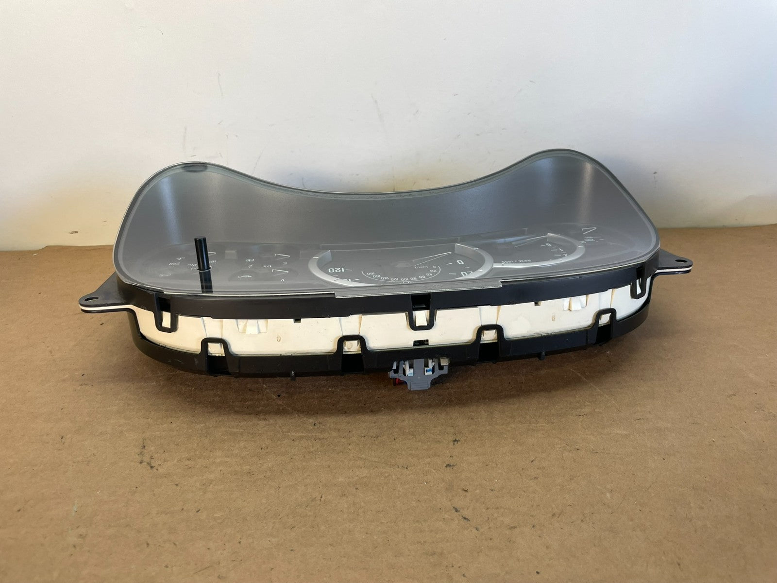 2003 to 2006 Cadillac Escalade Instrument Speedometer Cluster Gauge AG0744 DG3