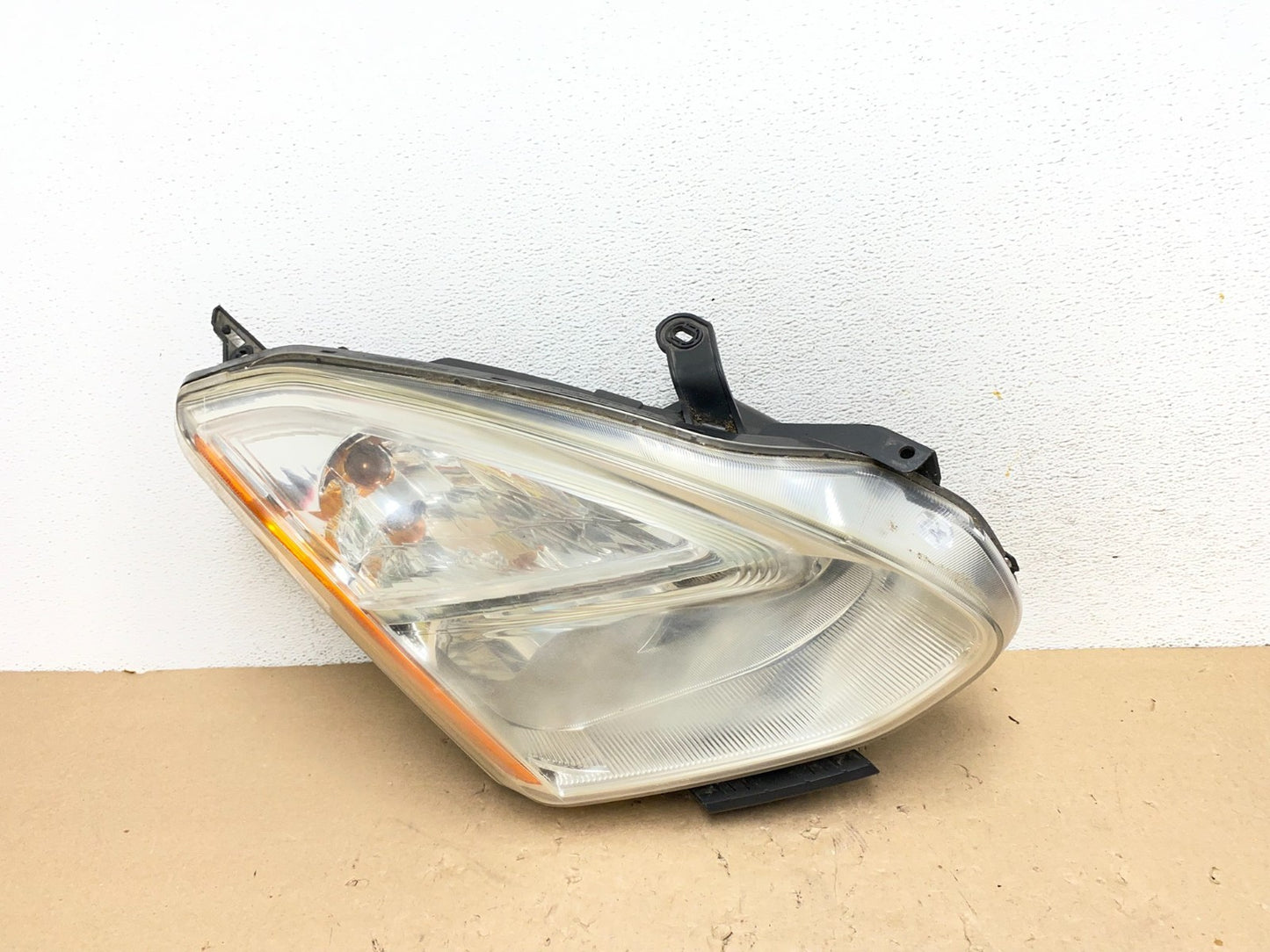 2009-2013 Nissan Rogue Right Passenger Halogen Headlight AG4417 DW0
