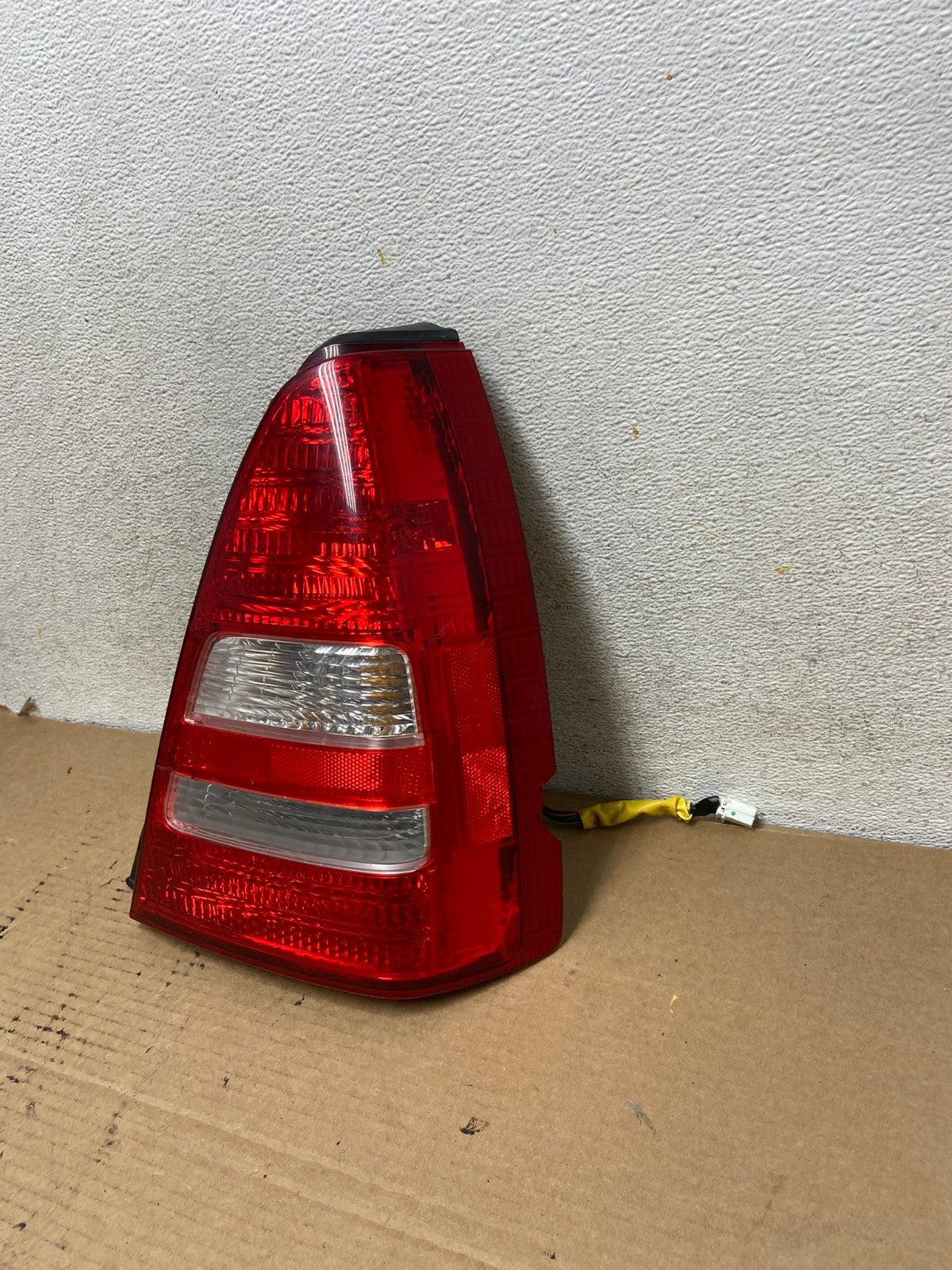 2003 2004 2005 Subaru Forester Right Passenger Rh Side Tail Light AH4033 LK2