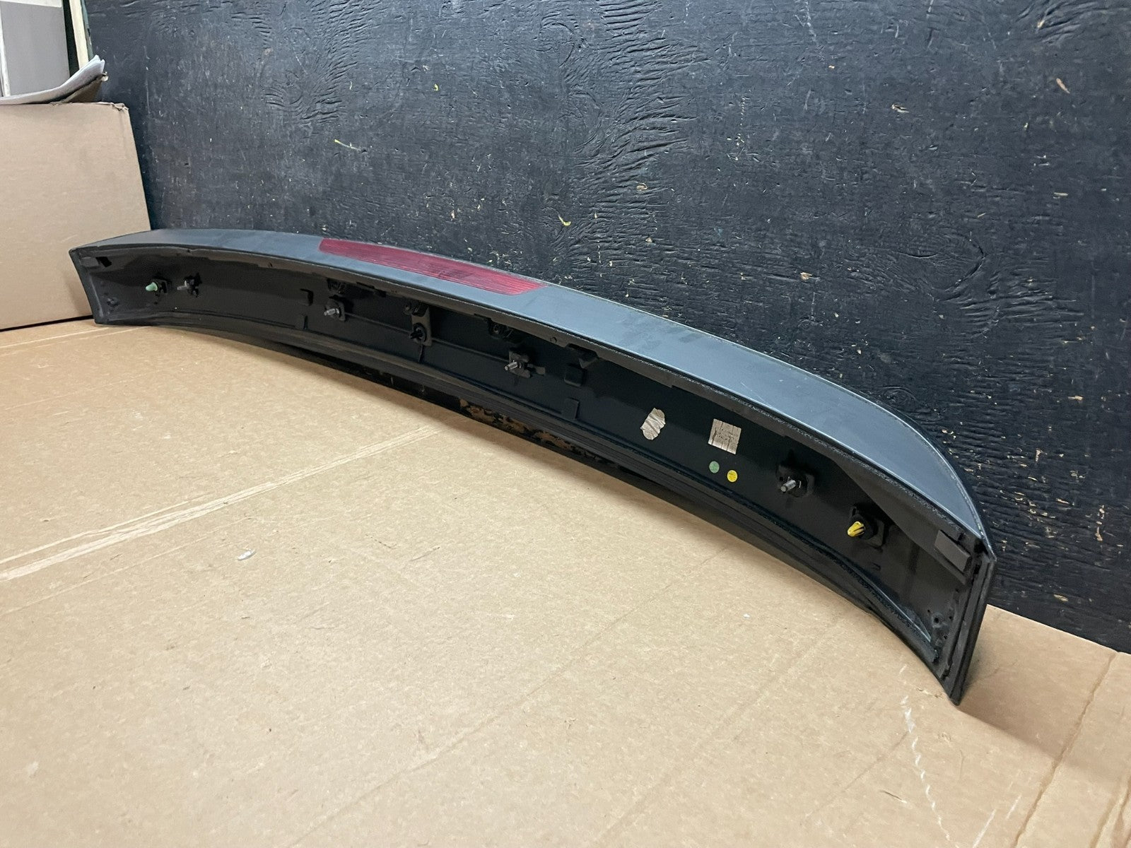 2007 to 2009 AUDI Q7 Rear Tailgate Spoiler W/ 3RD Third Brake Light OEM Z5730 DG10
