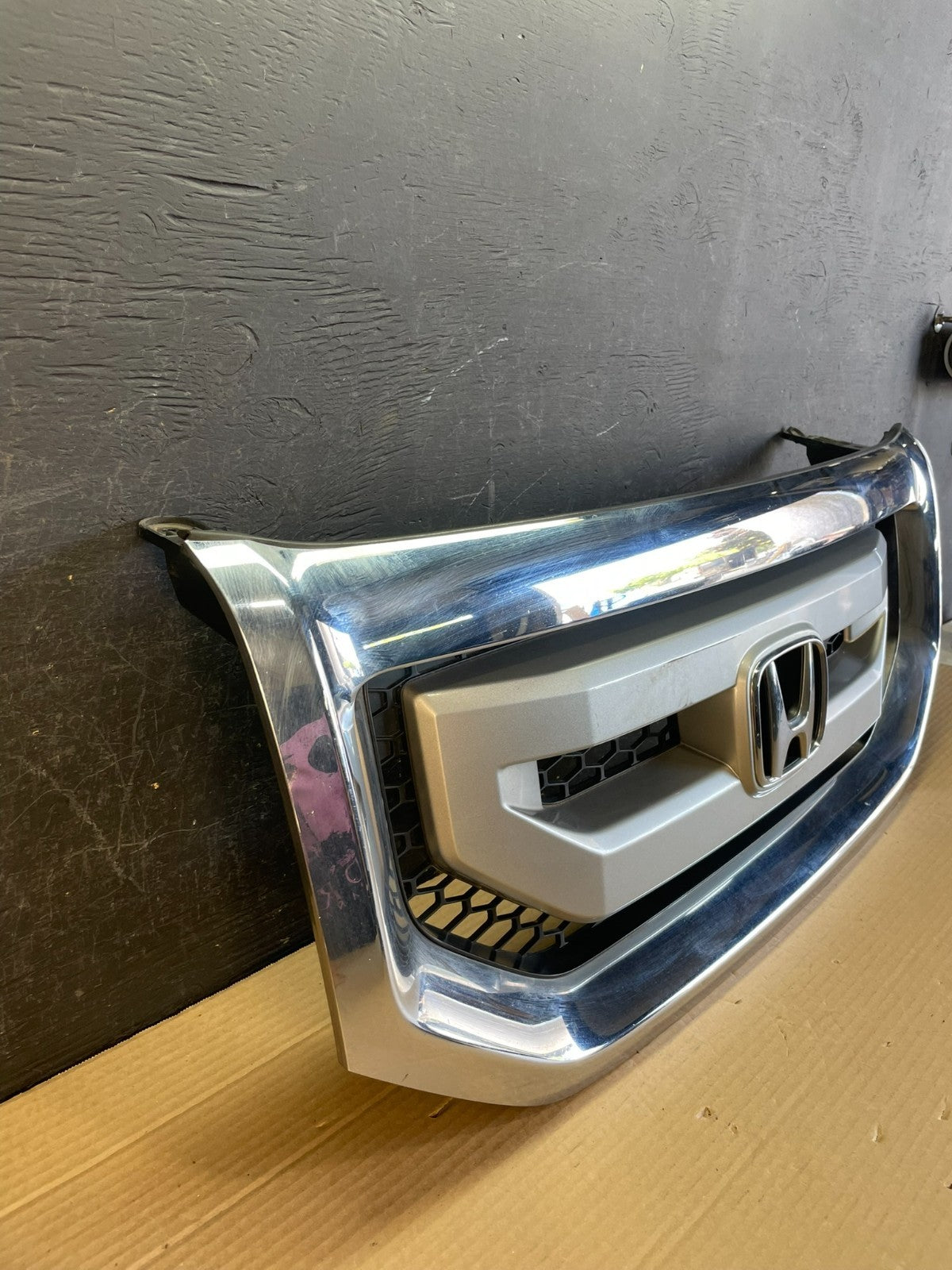 2009 to 2011 Honda Pilot Front Upper Grill Grille AE8657 DW2