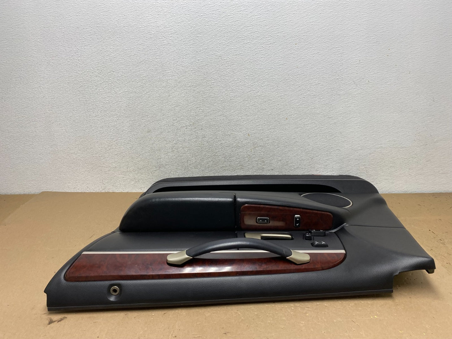 2003 to 2011 Lincoln Town Car Right RH Side Front Door Panel Trim AF49915