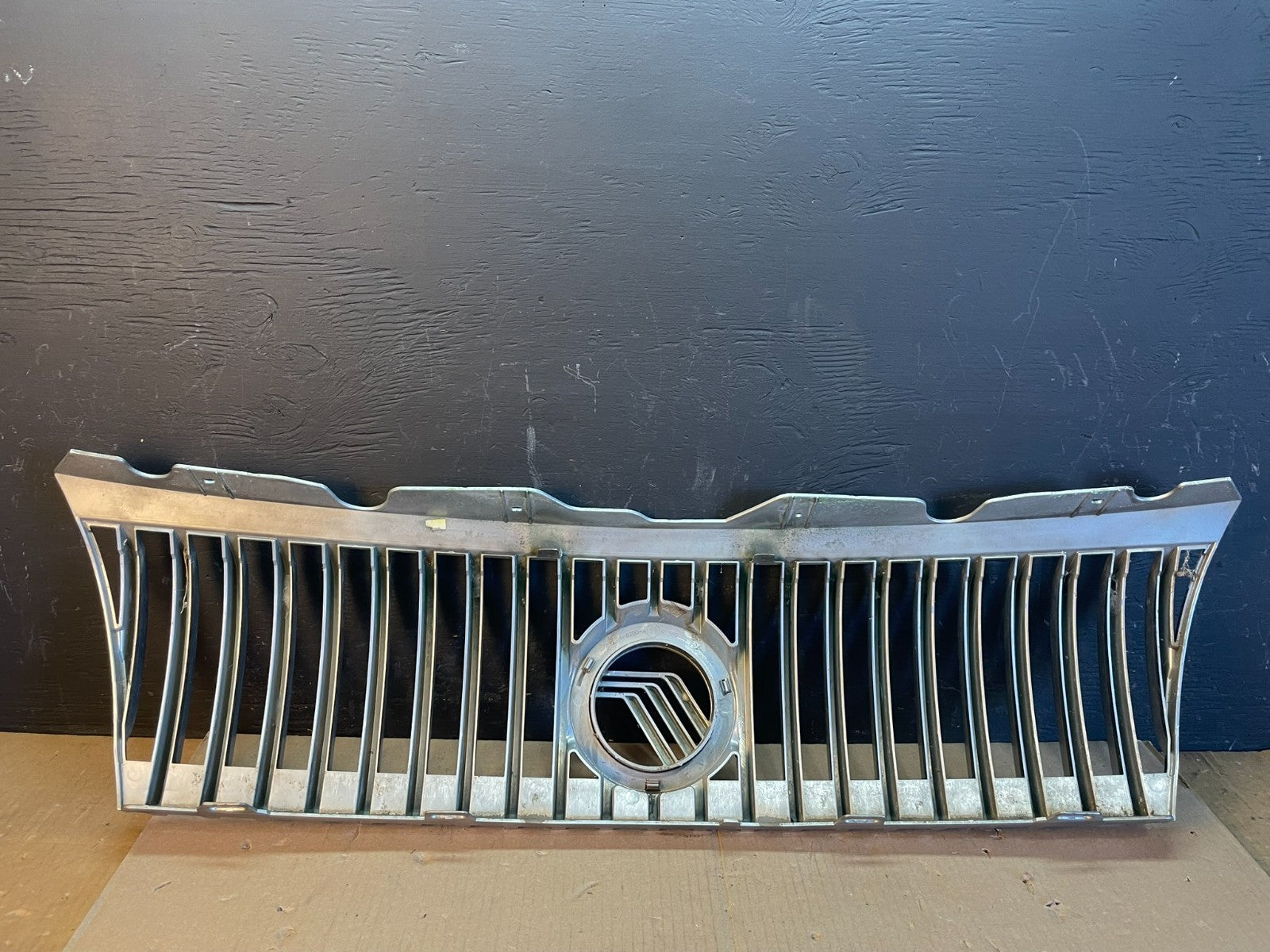 2006 to 2010 Mercury Mountaineer Front Upper Grill Grille Oem AB7879 DG4