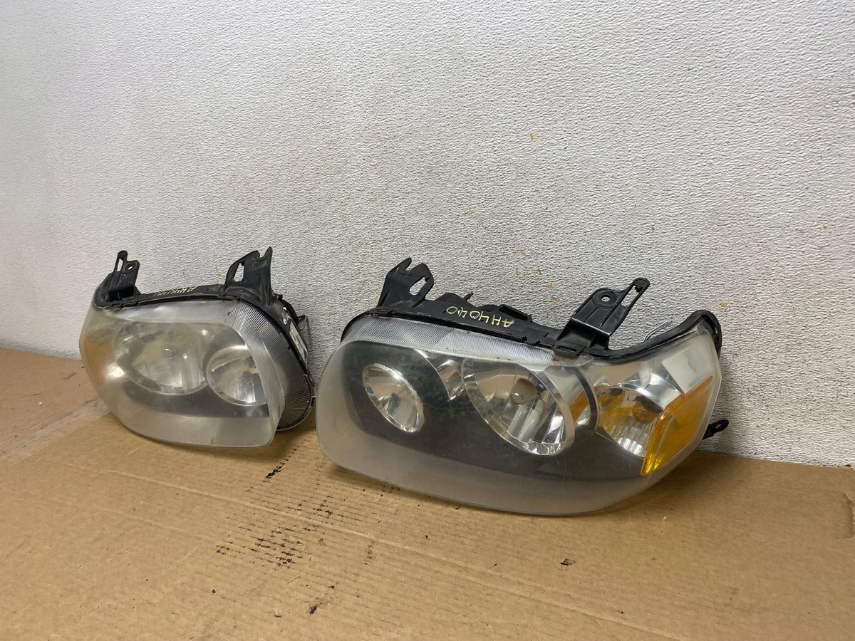 2005 - 2007 Ford Escape Headlights Left+Right Halogen AH4040 DW2