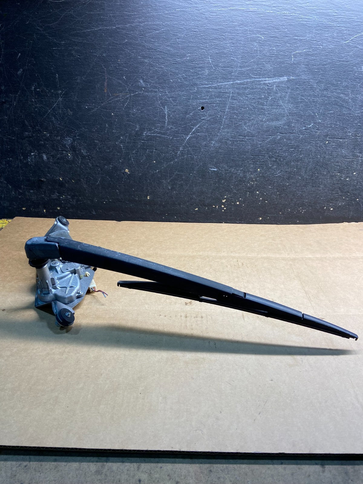2007 to 2015 Mazda CX-9 CX9 Windshield Rear Wiper Motor Y4440 DG2