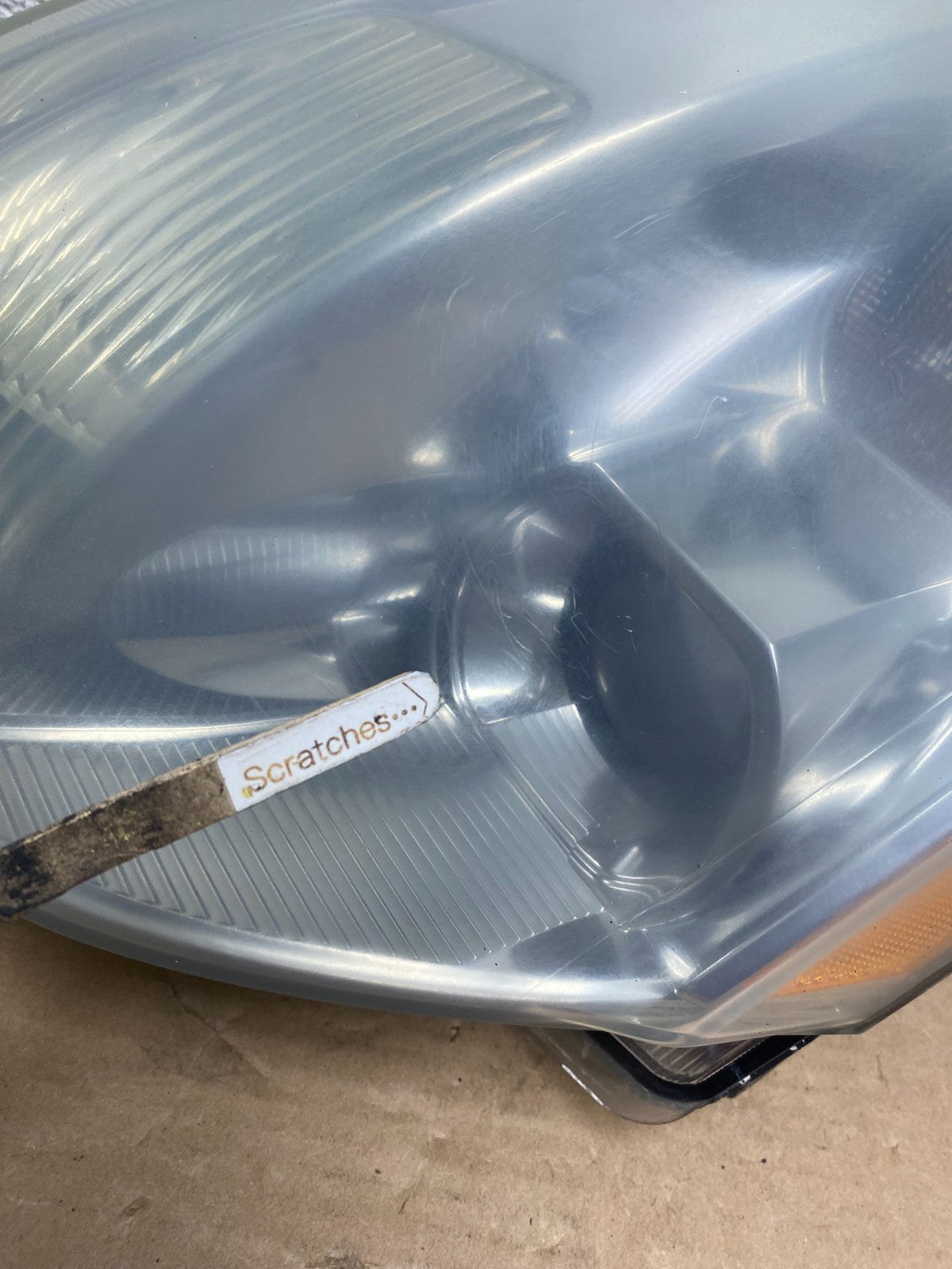 2004 to 2006 Nissan Maxima Left Driver Side Headlight Halogen AH9369 DW3