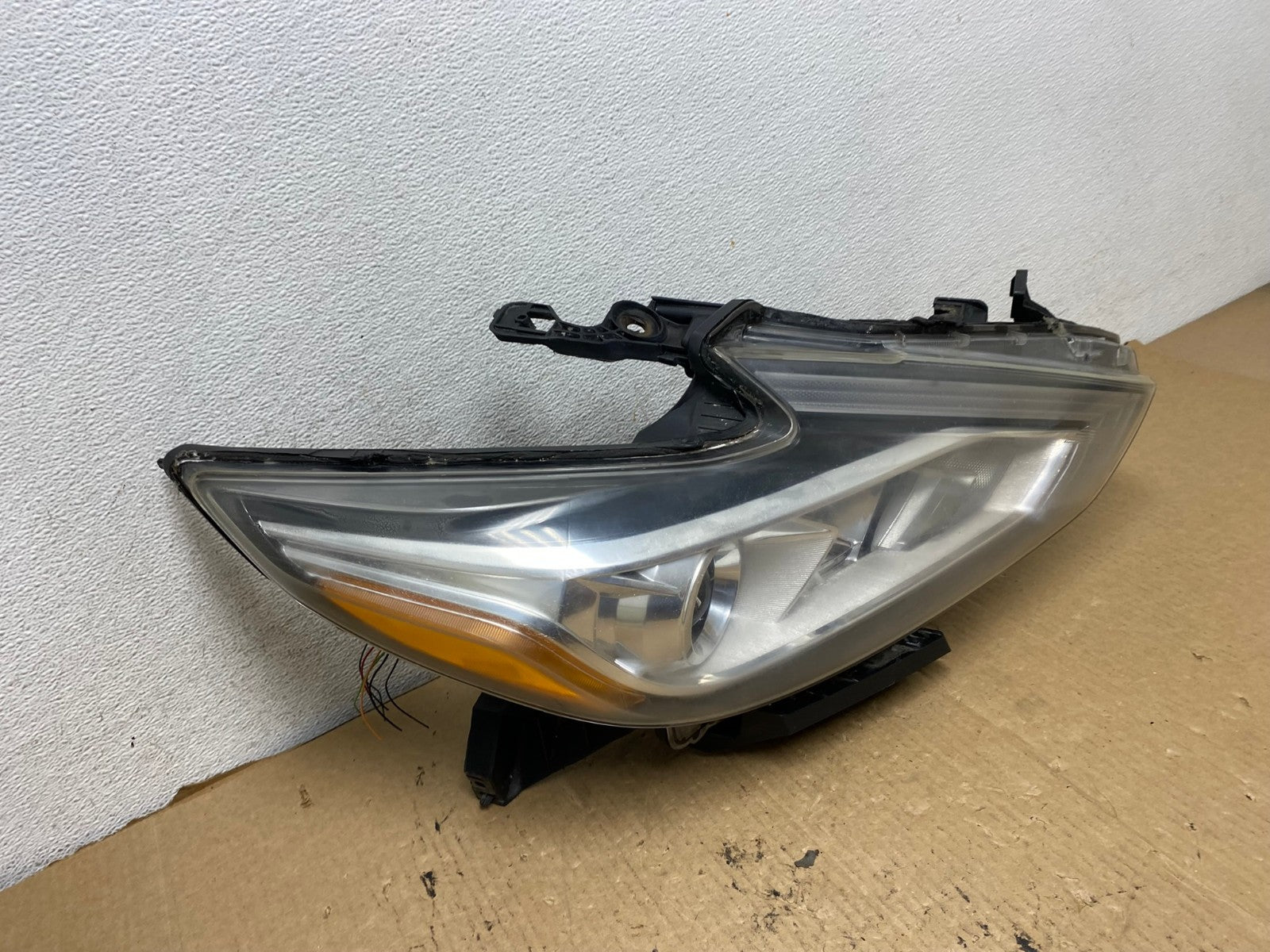 2016 - 2018 Nissan Altima Right Passenger RH Halogen Headlight AG2120 LK2