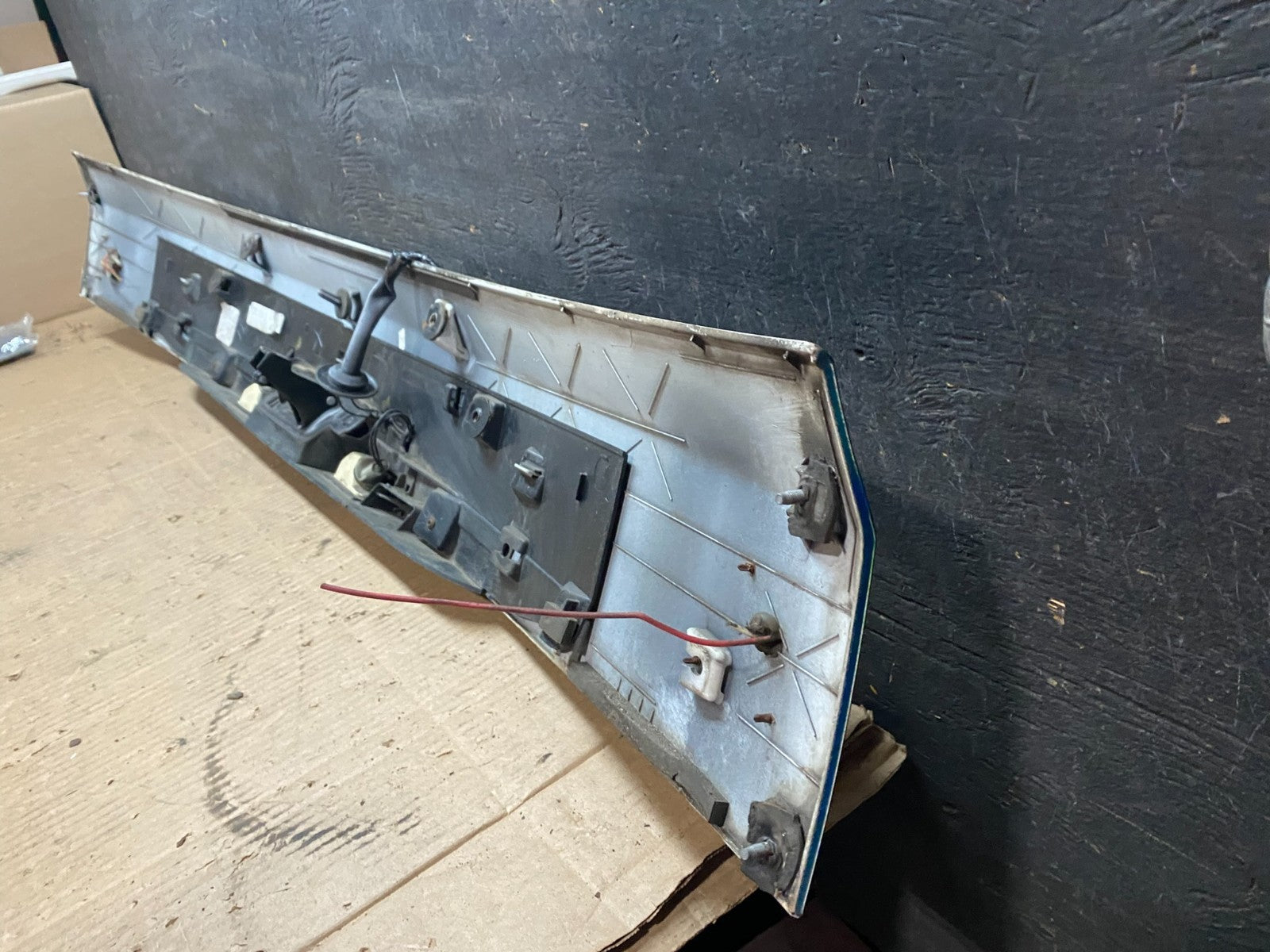 2011-2018 Dodge Grand Caravan Rear Tail Gate Trim Molding Panel OEM u6459 DG9