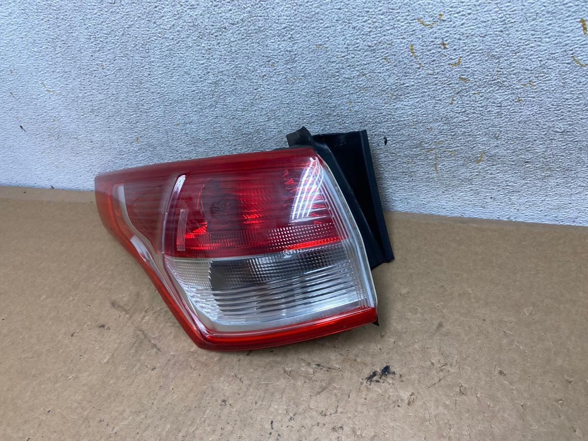 2013 to 2016 Ford Escape Left Driver LH Side Tail Light AI3537 LK1