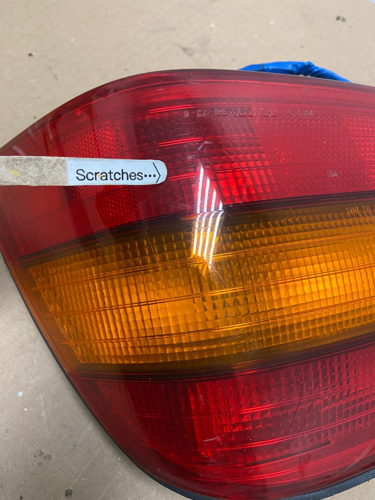1995 to 1997 Lexus LS400 Right Passenger RH Side Tail Light OEM R9722 DW3