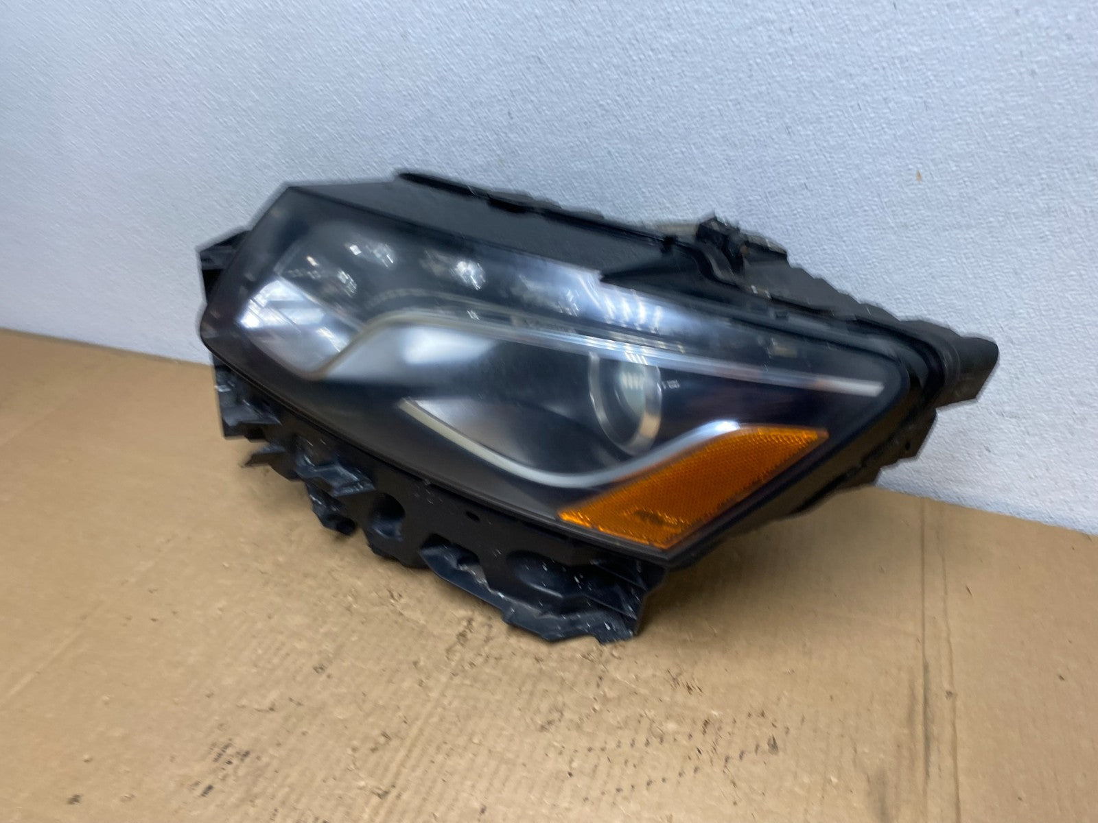 2009-2012 Audi Q5 Left Driver LH Side Xenon HID Headlight AD1074 DW1