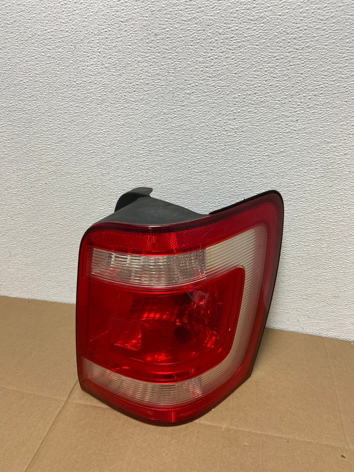 2008 to 2012 Ford Escape Right Passenger RH Side Tail Light AB8024 LK0