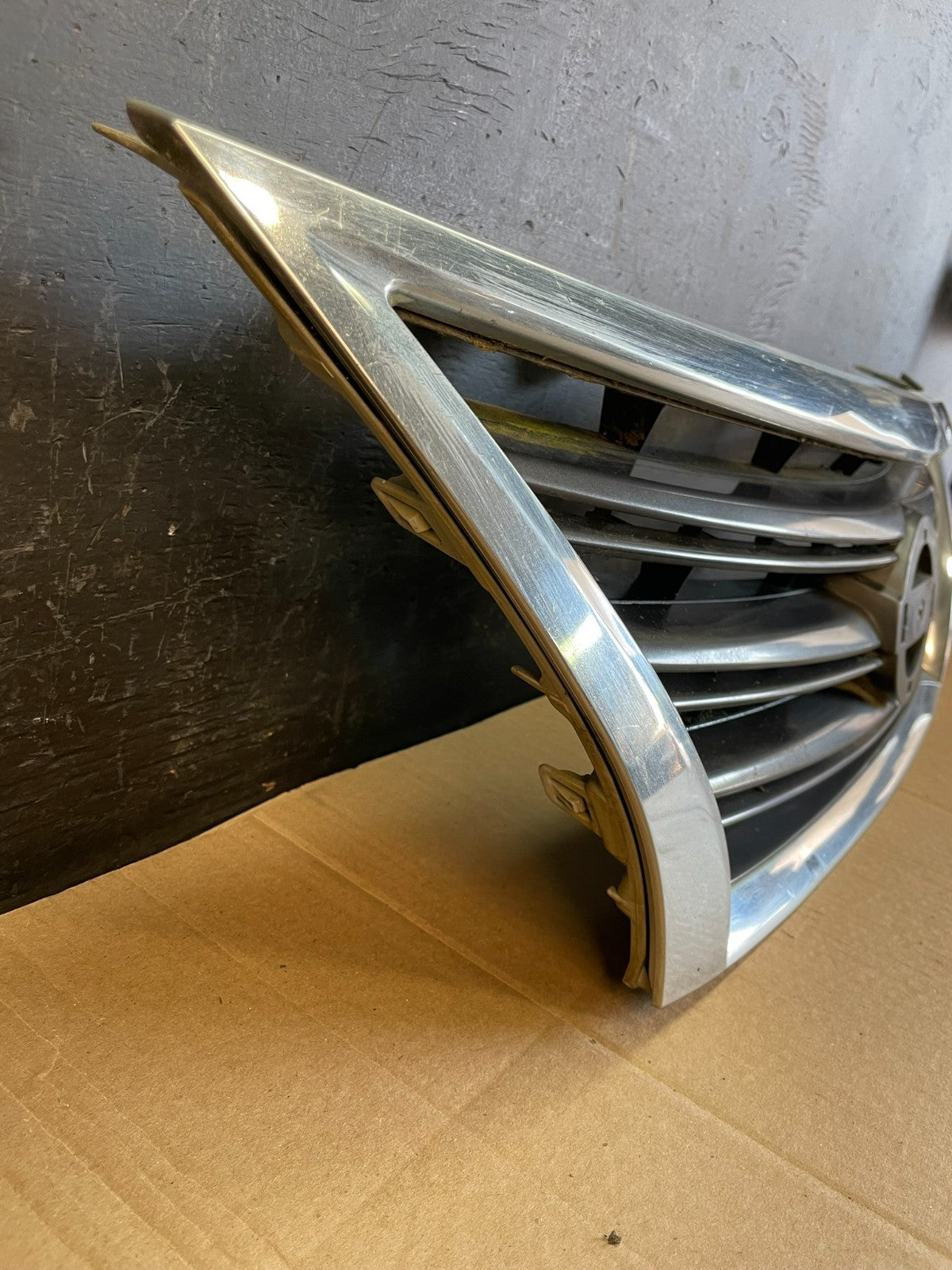 2013 to 2014 Nissan sentra Front Upper Grill Grille Sedan AC22002