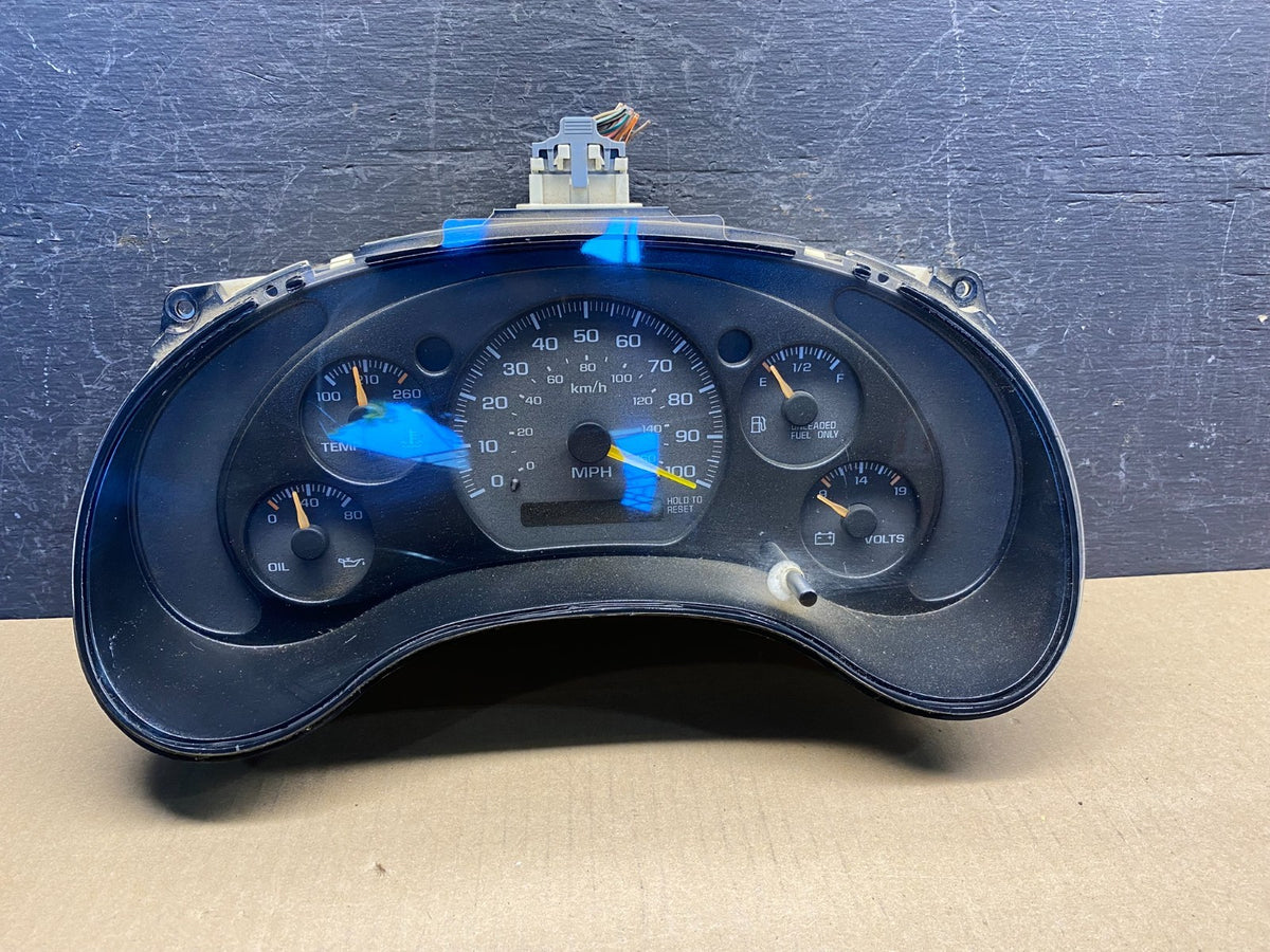 1998 to 2004 Chevrolet S10 Blazer Speedometer Instrument Gauge Cluster AG74740