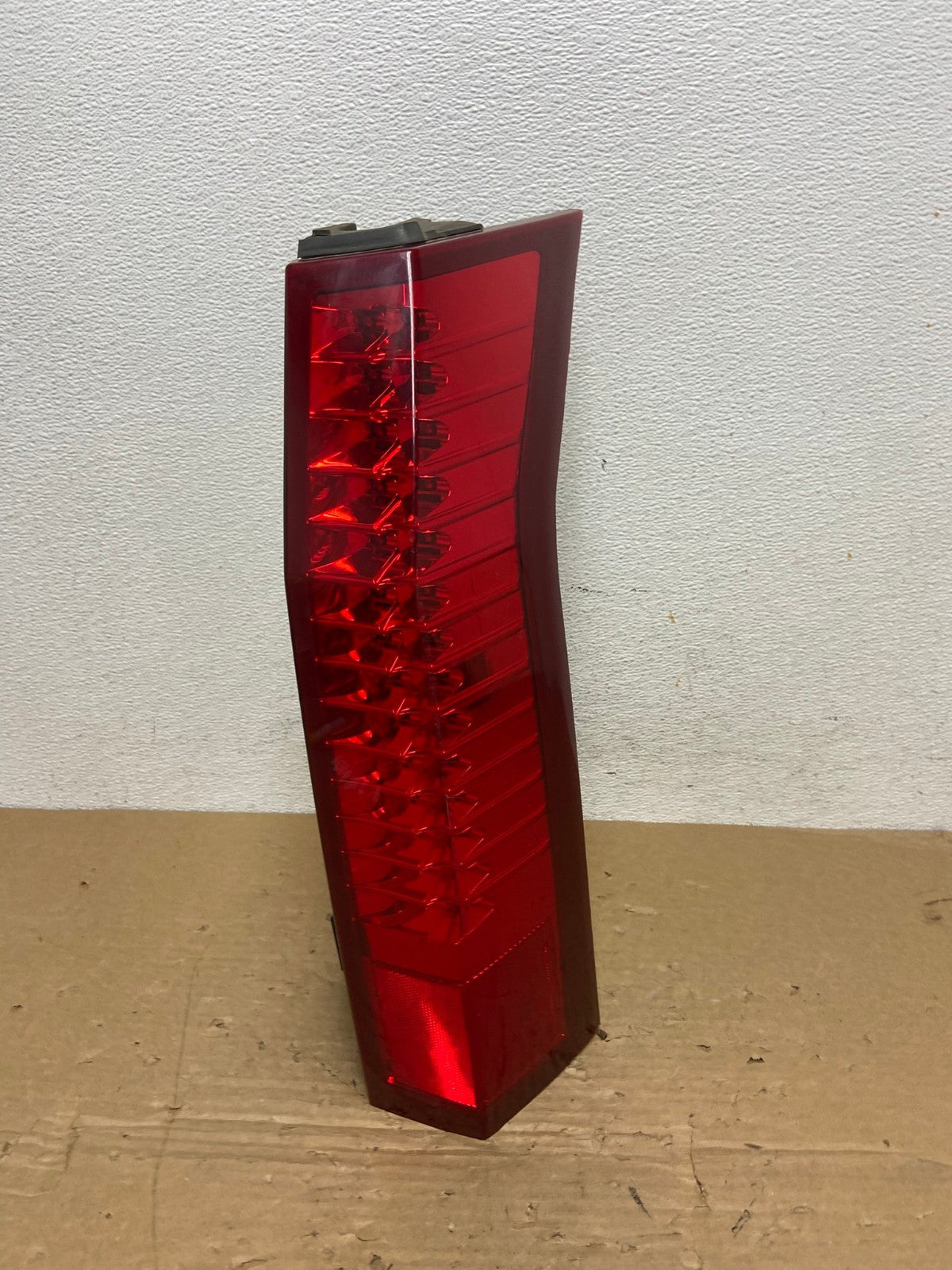 2004 to 2009 Cadillac Srx Right Passenger RH Side Tail Light AD4101 LK0