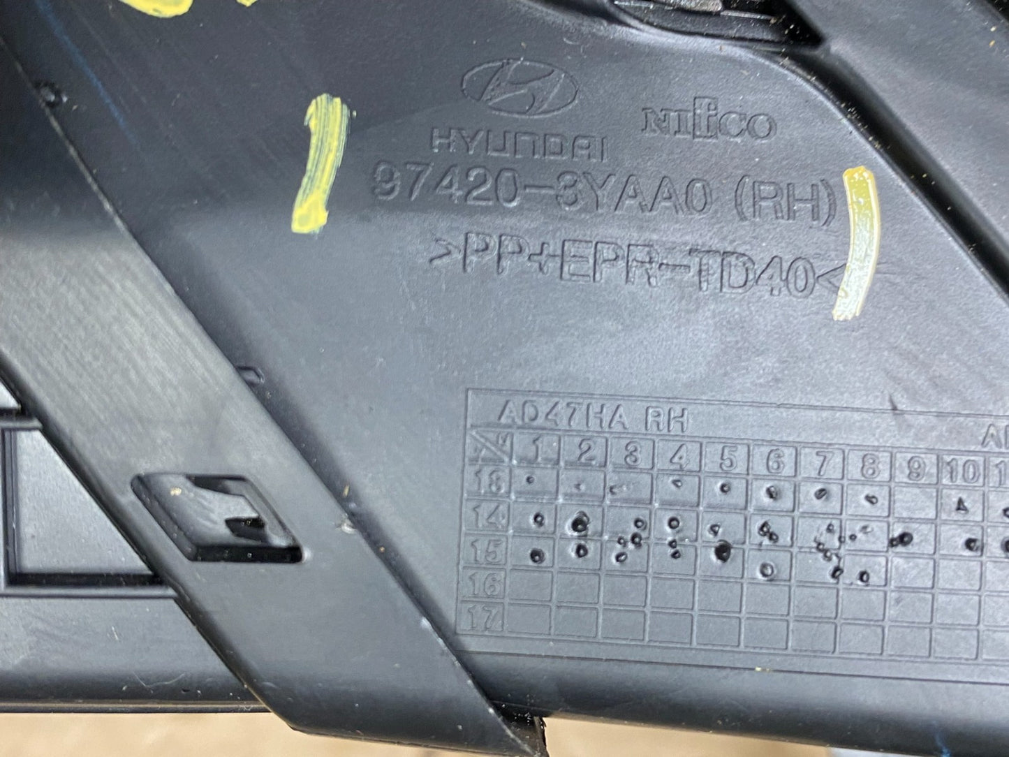 2014-2016 Hyundai Elantra Center Right Garnish Trim Bezel Air Vent z0125 DG6
