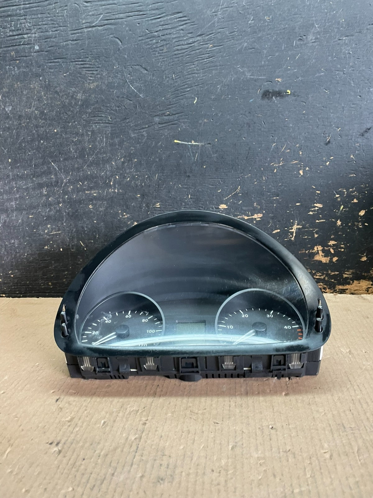 2003 to 2006 Sprinter 2500 3500 Instrument Speedometer Gauge Cluster AA2104 DG2