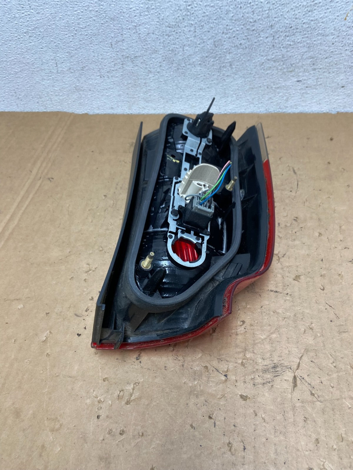 2001 - 2004 Volvo XC70 V70 Right Passenger Side LH Tail Light AD3077 LK9