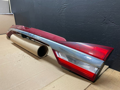 2017-2018 Ford Fusion Rear Trunk Trim Moulding Inner Tail Light Camera ab3238 DG1