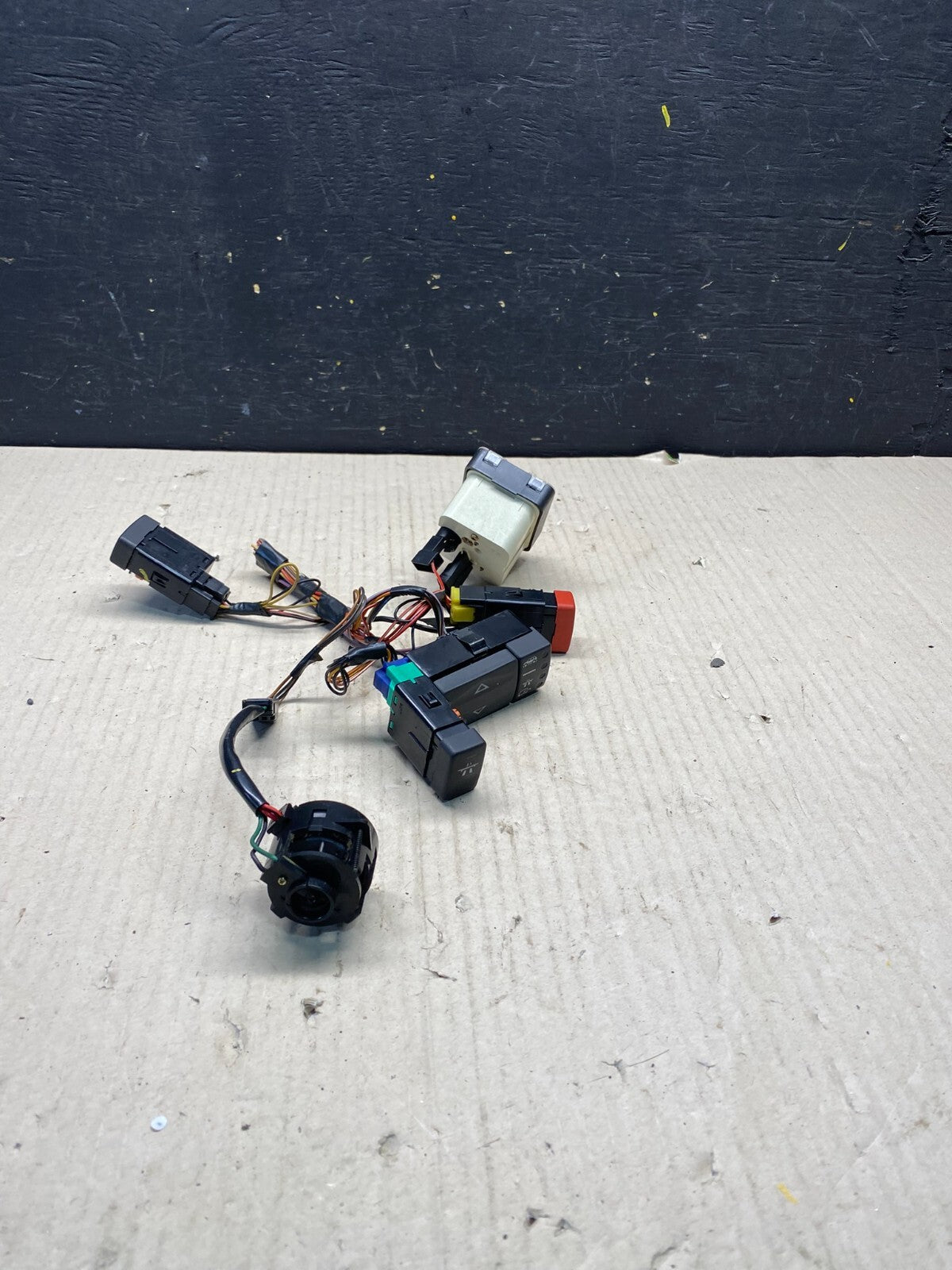 1995 to 2002 Range Rover 4.6 OEM Dash Hazard Traction Fog Clock Switch O33733