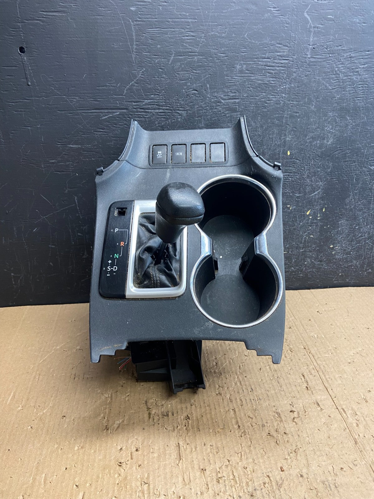 2014 to 2019 Toyota Highlander Front Center Shifter Bezel Cup Holder AF1463 DG0