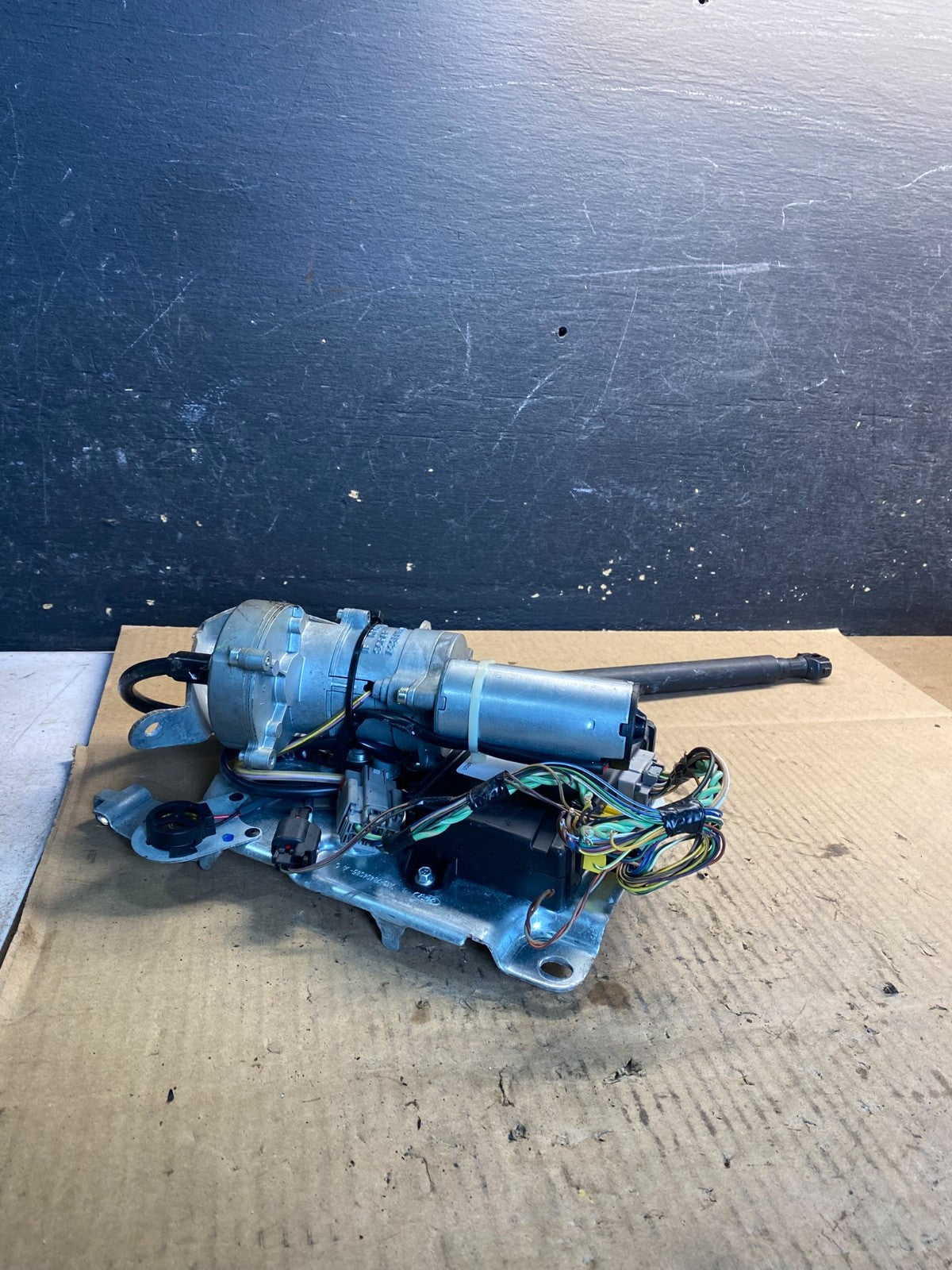 2007 to 2014 Ford Edge MKX Rear Trunk Liftgate Power Motor Actuator OEM z4781 DG1
