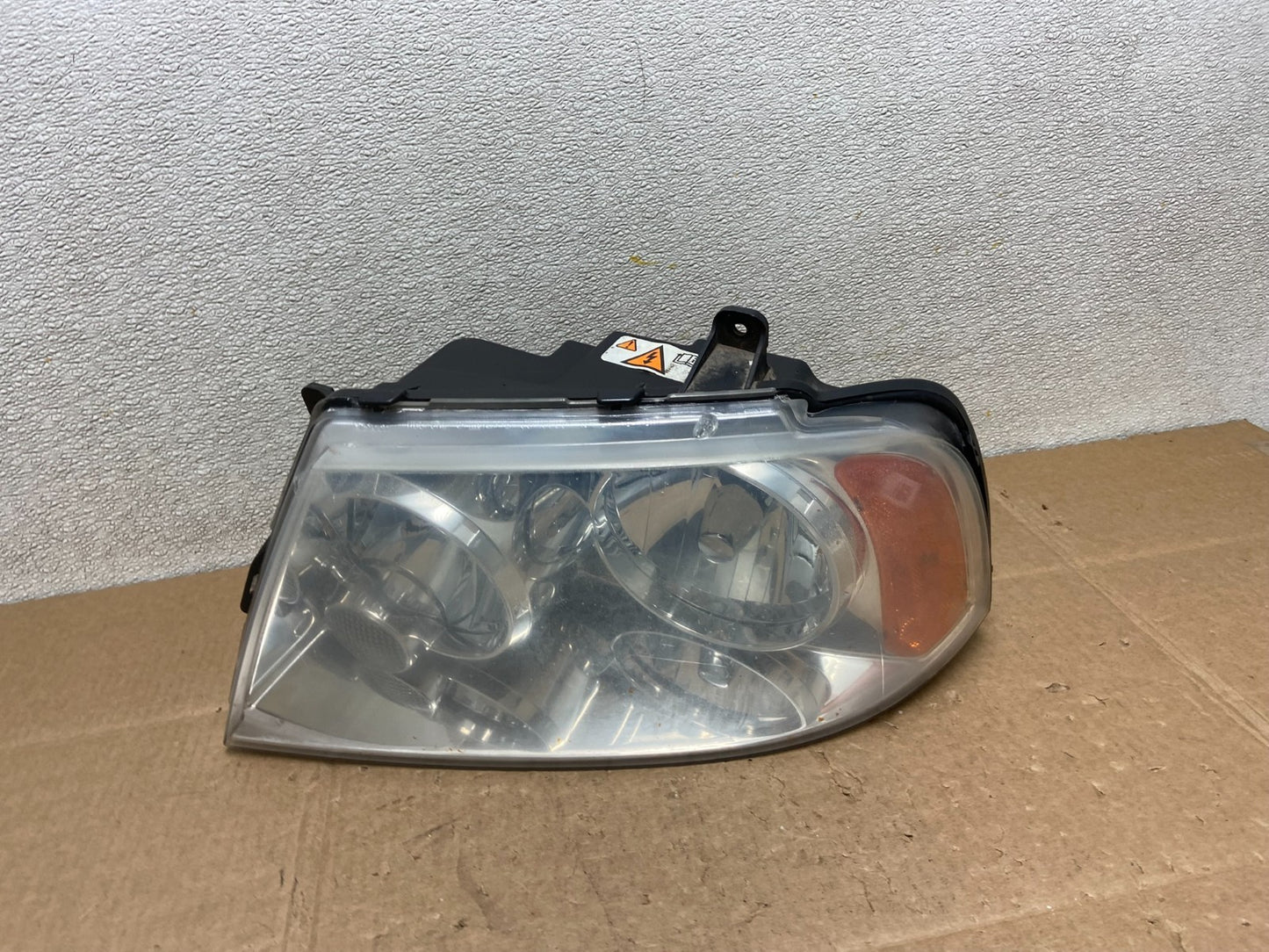 Xenon 2003-2006 Lincoln Navigator Left Driver Side Headlight Y8742 DW0