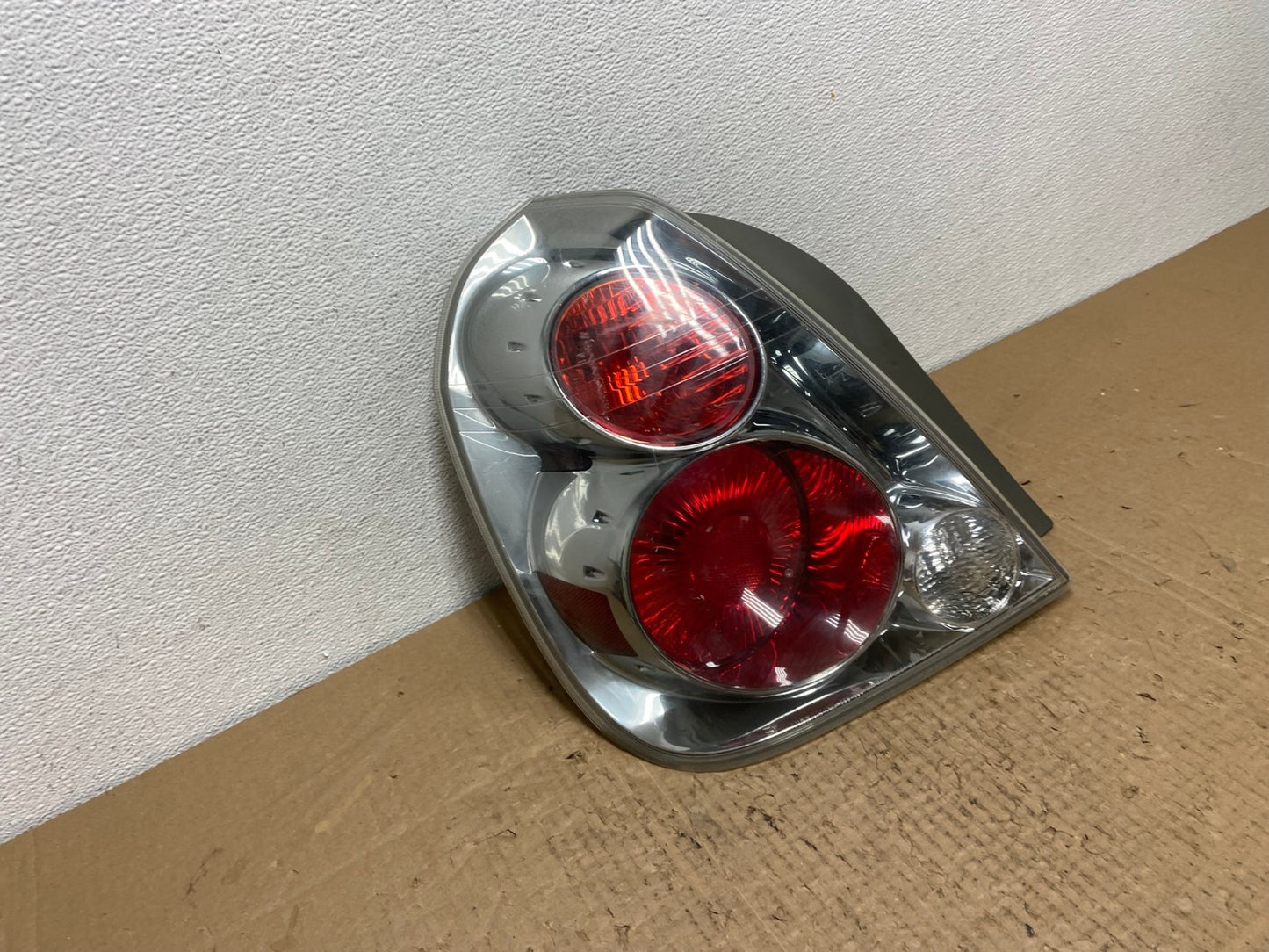 2005 to 2006 Nissan Altima Left Driver Side Tail Light AC3982 LK2