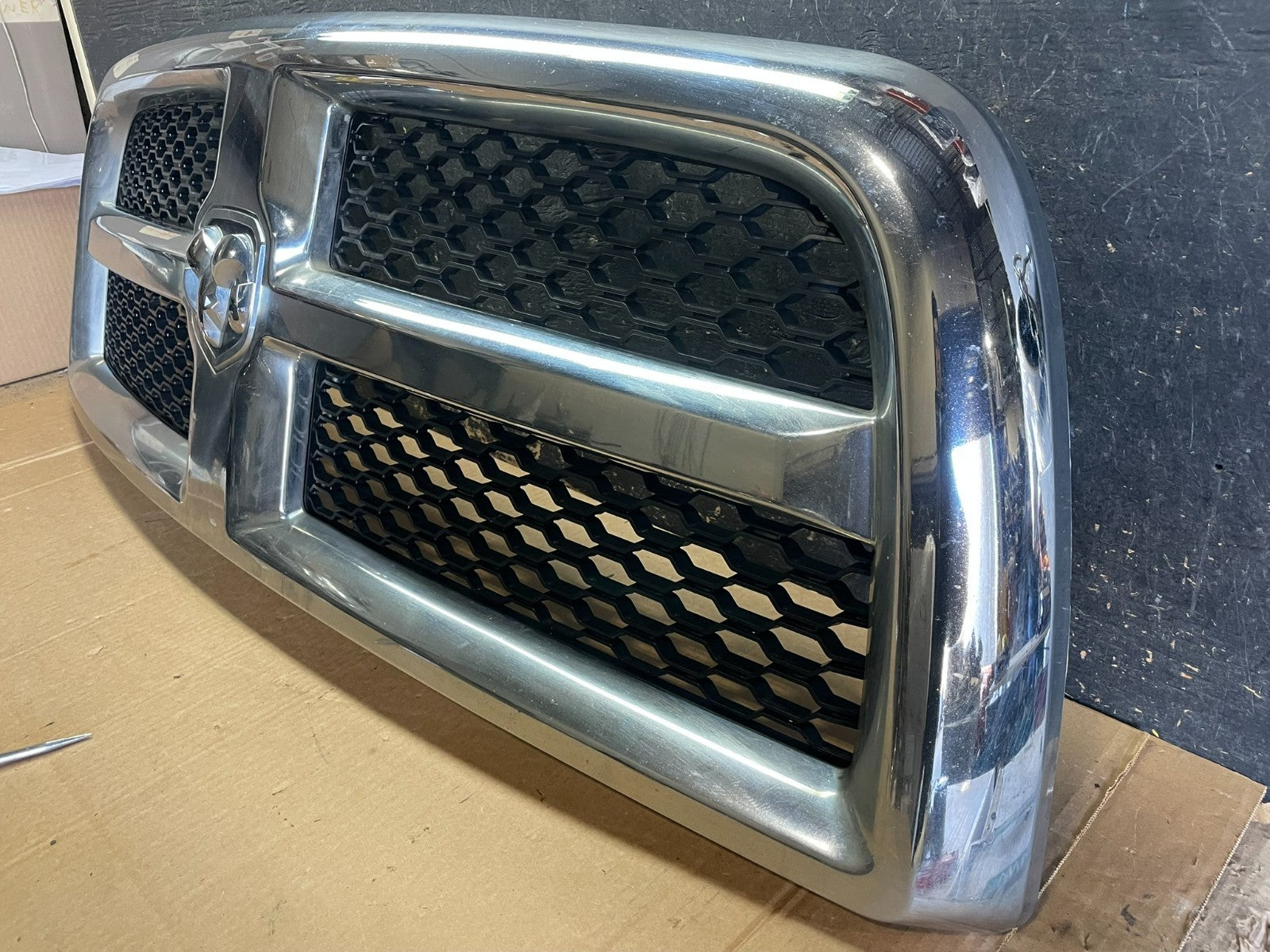 2013 to 2018 Dodge Ram 1500 Front Bumper Grille Grill AB30021