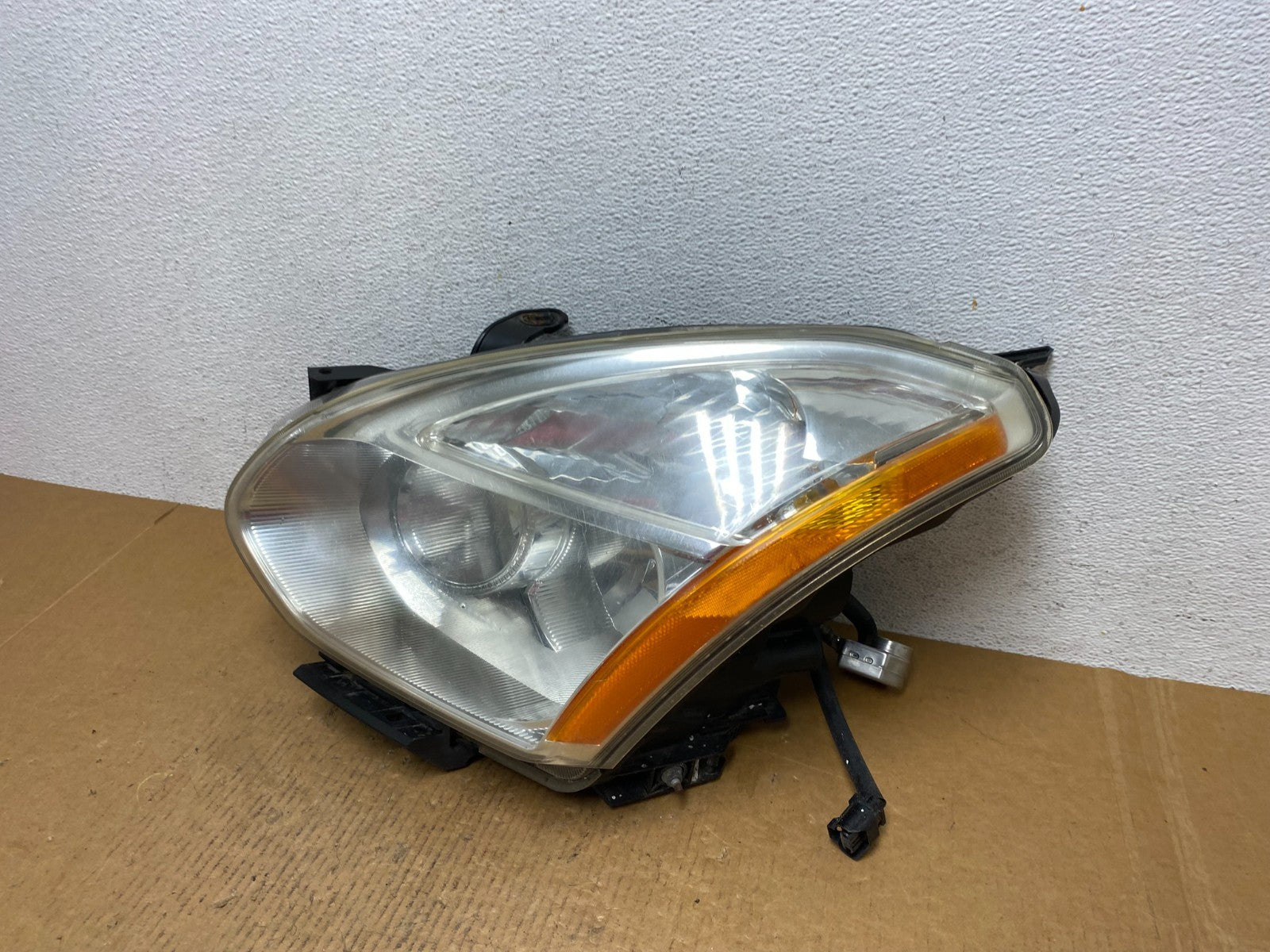 2008 to 2013 Nissan Rogue HID Xenon Headlight Left Driver Lh Side AE0425 DW1