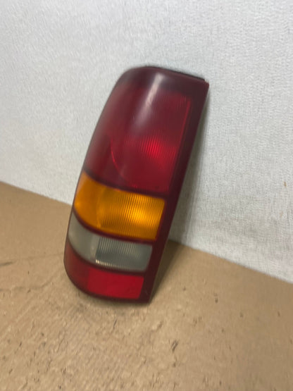 1999-2002 Chevrolet Silverado 1500 Left Driver Lh Side Tail light AG1260 LK1