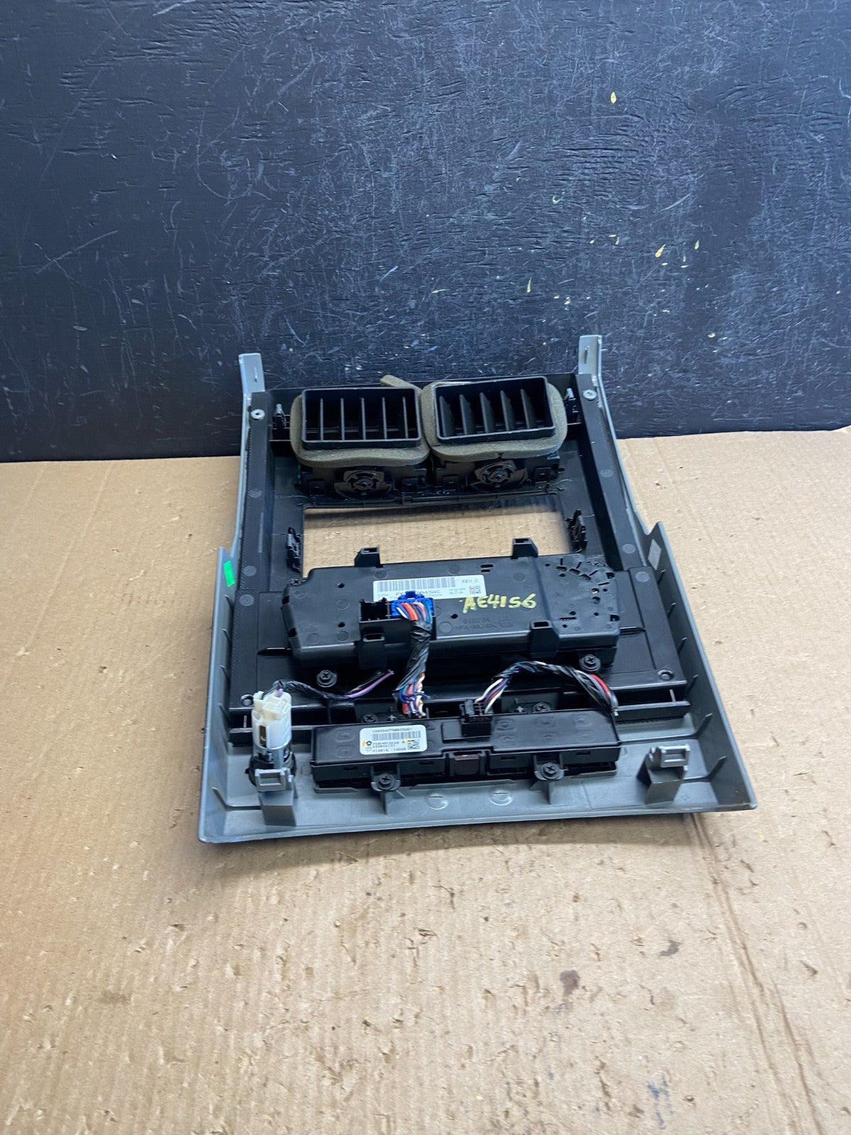 2008 to 2012 Jeep Liberty Dash Climate Temperature Control Radio Bezel AE4156 DG5