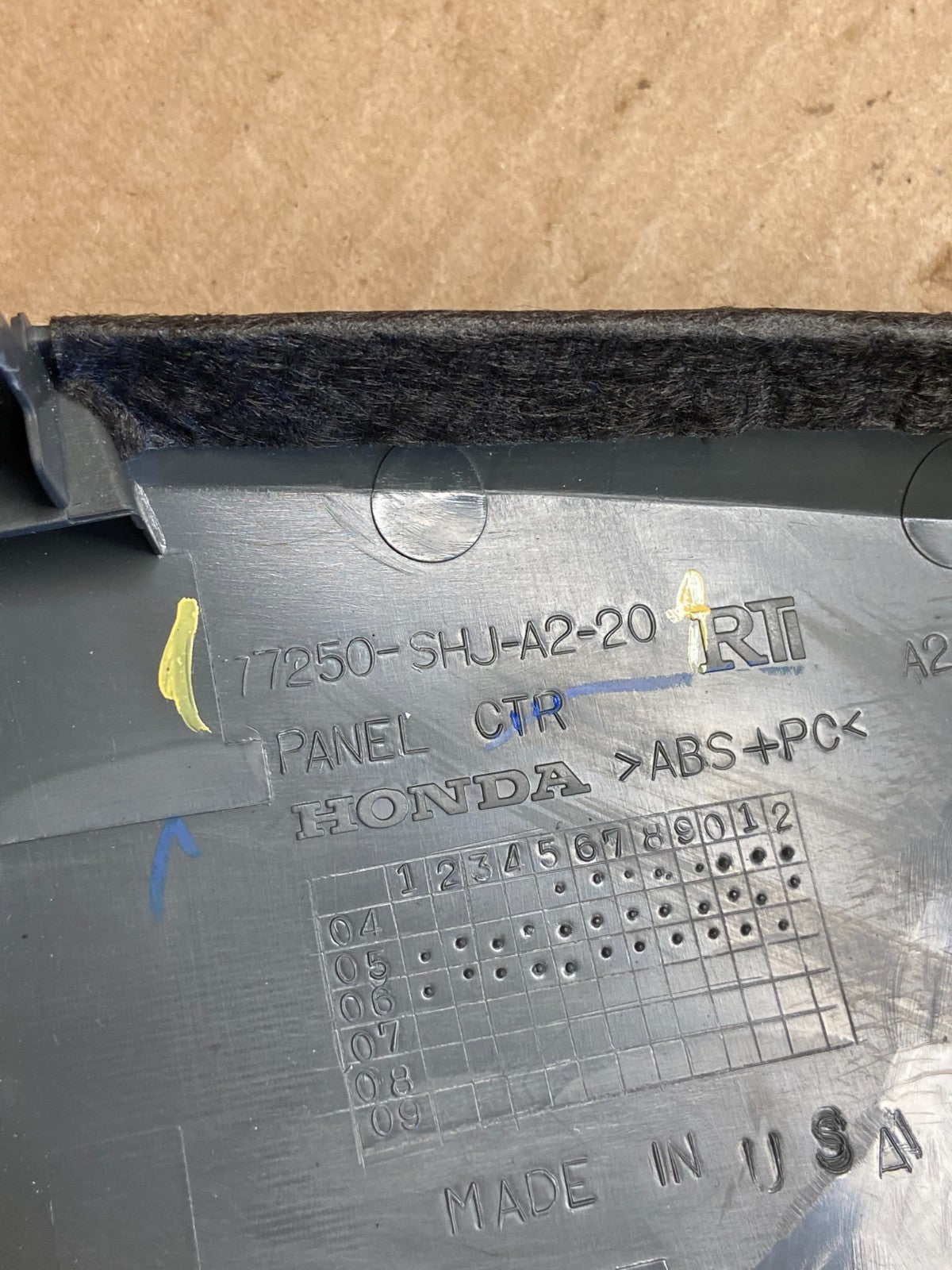 2005 to 2010 Honda Odyssey  Radio Climate Control Dash Trim Bezel Oem AA4917 DG5