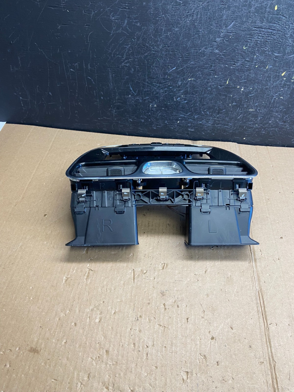2011 - 2014 Chrysler 200 Dash Radio Bezel Trim Clock Hazard Bezel ae4269 DG3
