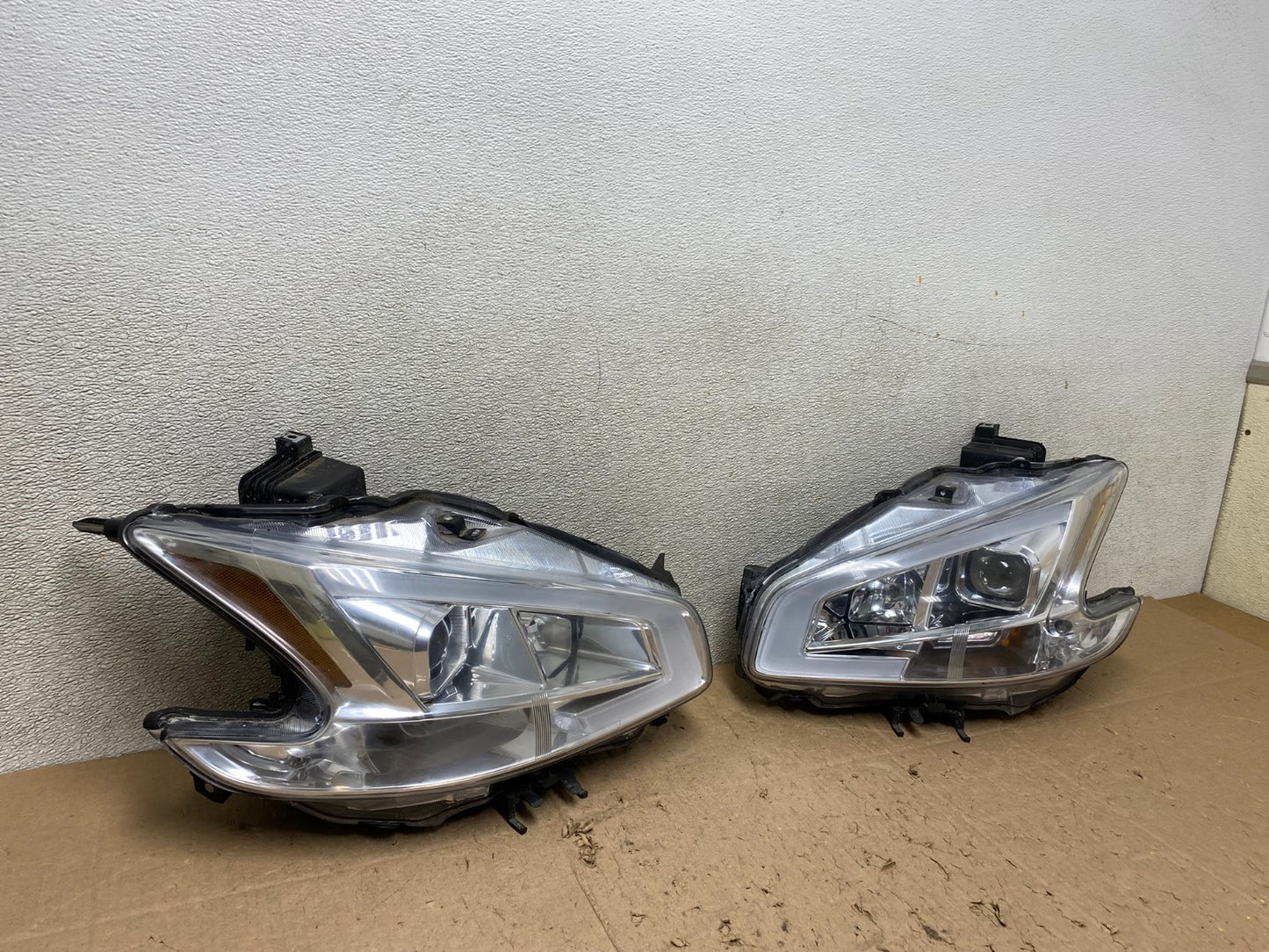 LED 2009 to 2014 Nissan Maxima Left+Right Set  Headlight Aftermarket W2934 DG2