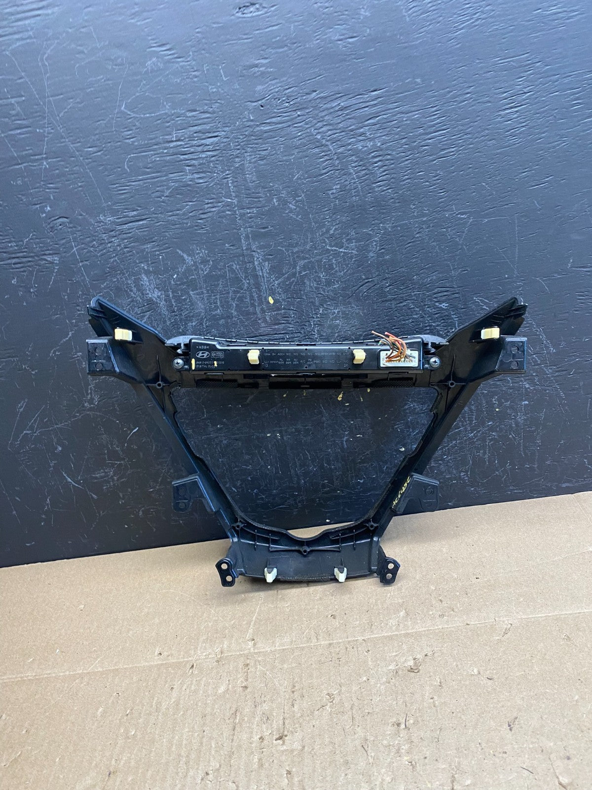 2011-2013 Hyundai Elantra Dash Radio Bezel Clock Display Trim ac6482 DG3
