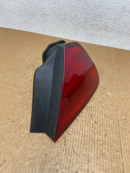 1998 - 2002 Honda Accord Coupe 2-door Right Passenger Tail Light AE0264 LK2