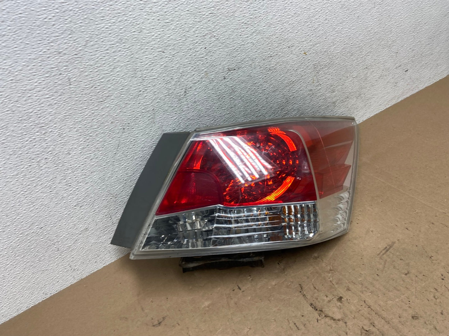 2008 to 2012 Honda Accord Sedan Tail light Right Passenger RH Side AE6098 LK2