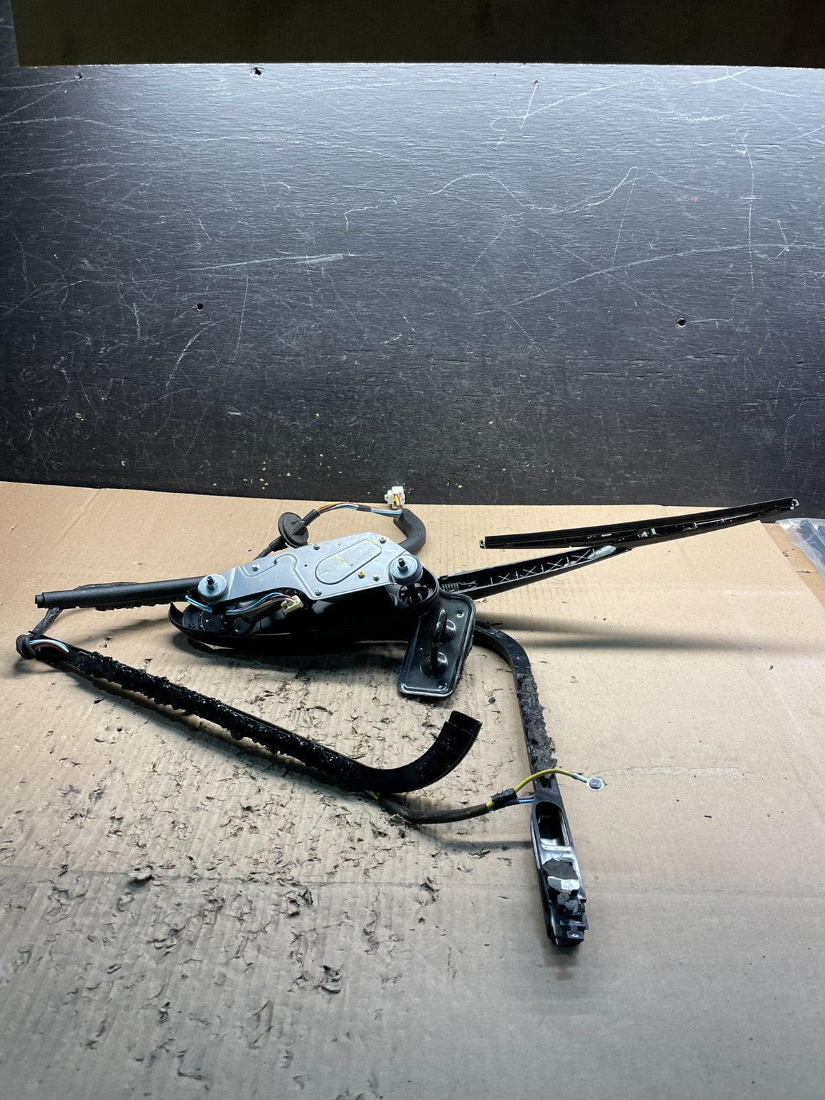 2011-2013 Jeep Grand Cherokee Tailgate Back Door Rear Wiper Motor Wiper U1579 DG3