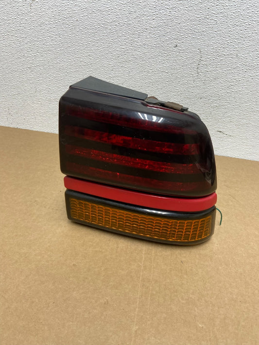 1988 to 1994 Pontiac Sunbird Right Passenger RH Side Tail Light AB9940 DW0