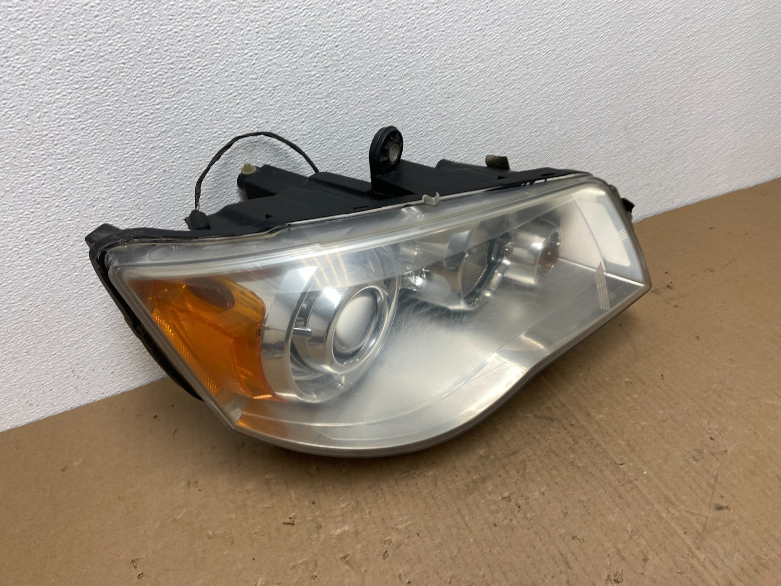 2008 to 2016 Chrysler Town and Country Right Passenger Xenon Headlight AB6554 DW2
