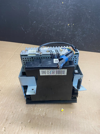 2003 to 2006 Subaru Forester AM FM CD Radio Receiver  OEM AB9406 DG5